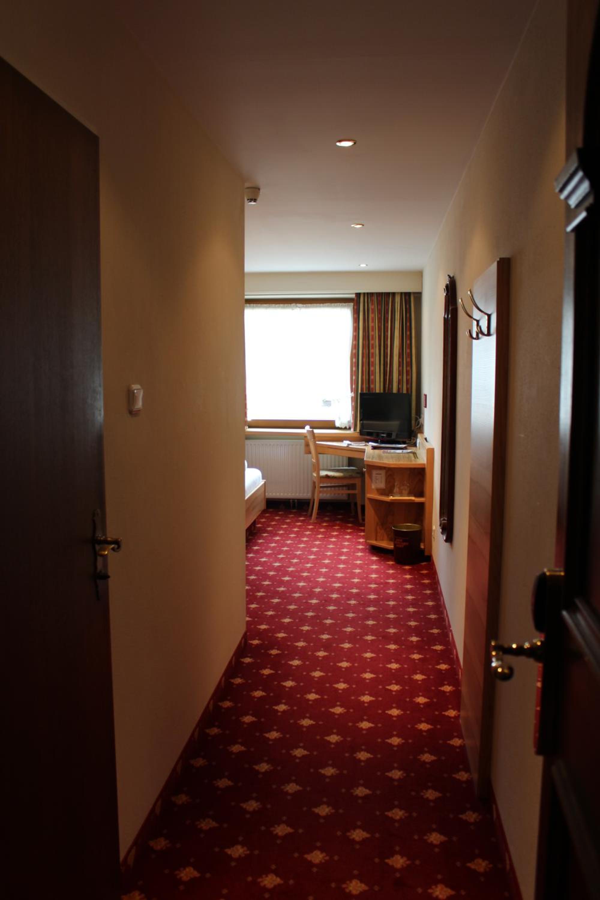 Single Room photo 3