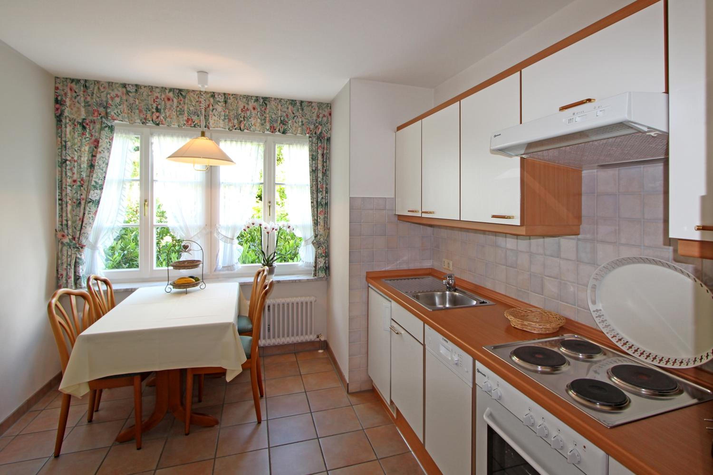 Apartment with Balcony photo 2