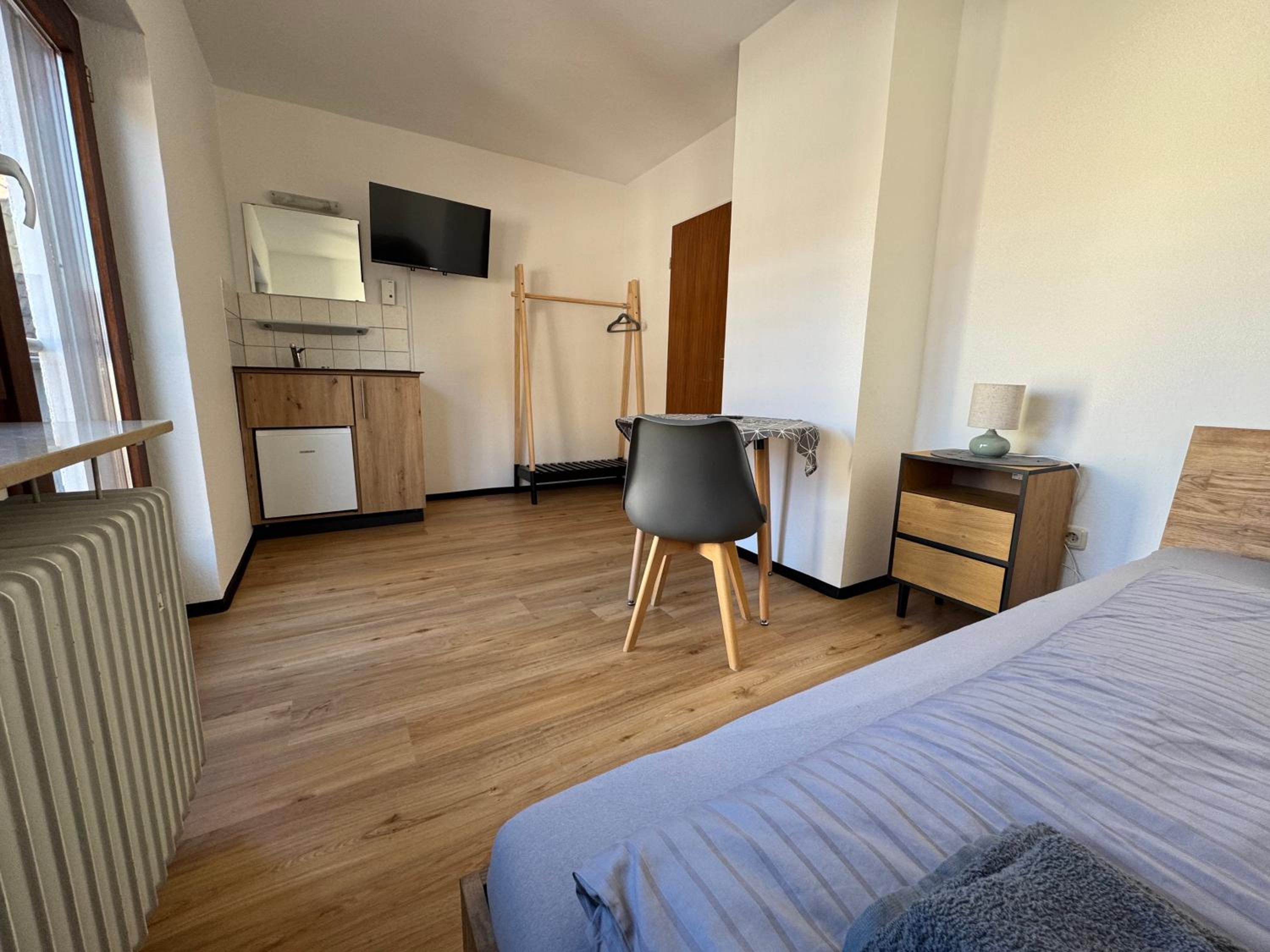Double or Twin Room photo 3