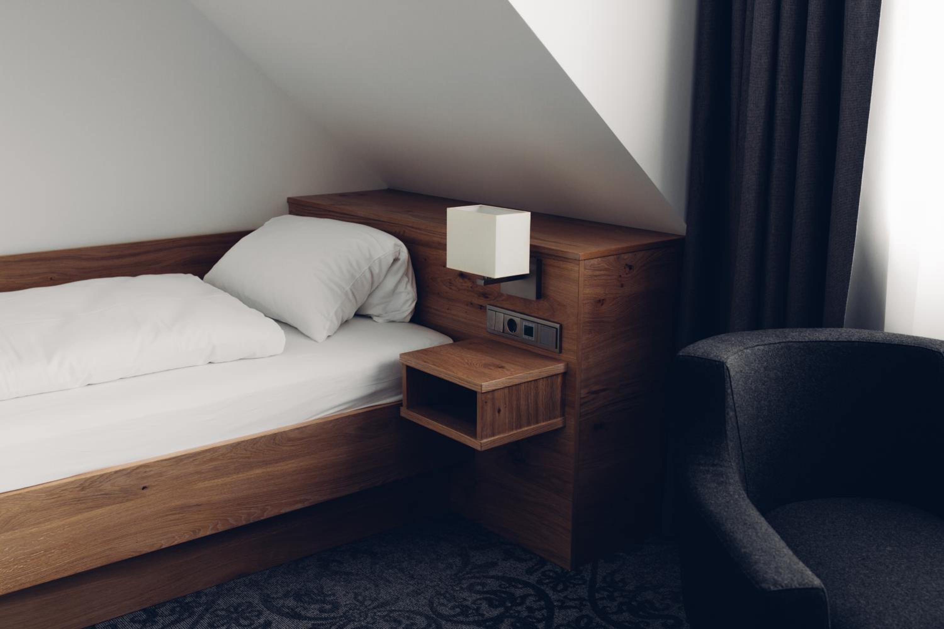 Single Room (with Air Conditioning) photo 2