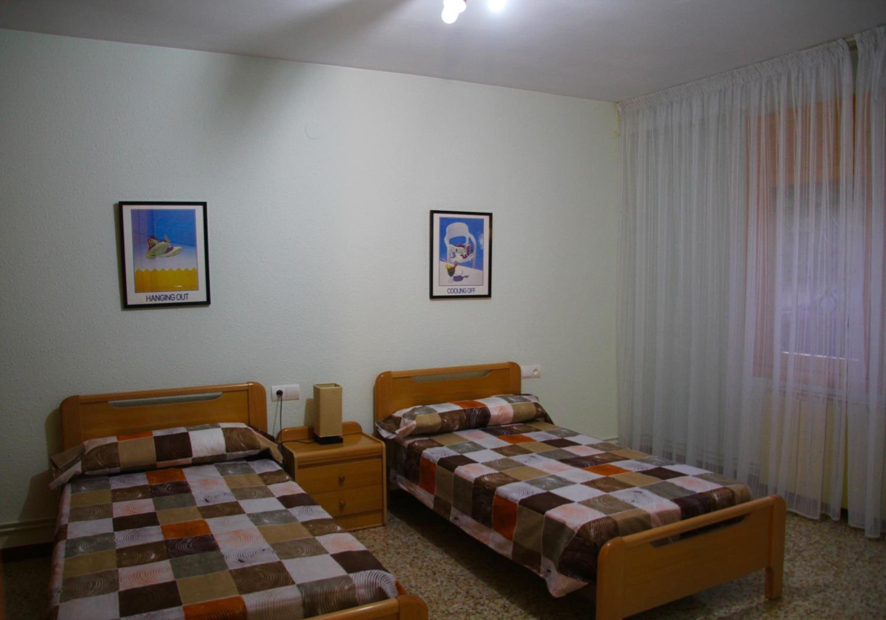 Five-Bedroom House photo 2