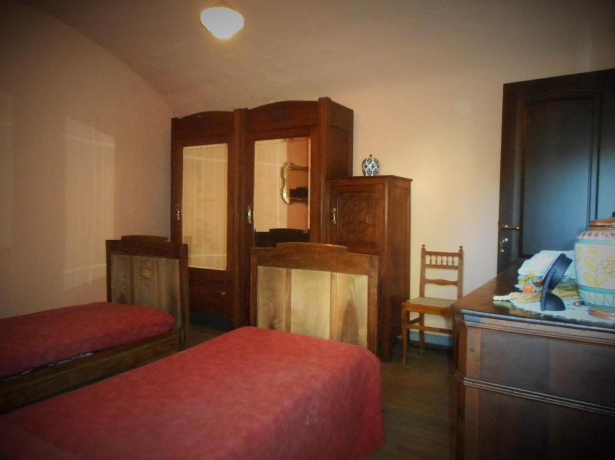 Family Room with Private Bathroom photo 2