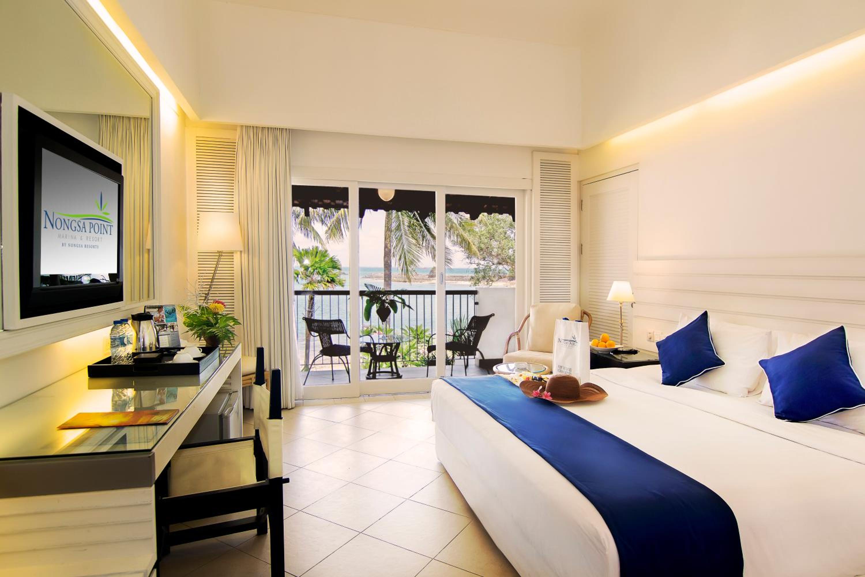 Deluxe Room with Sea View - Photo 16