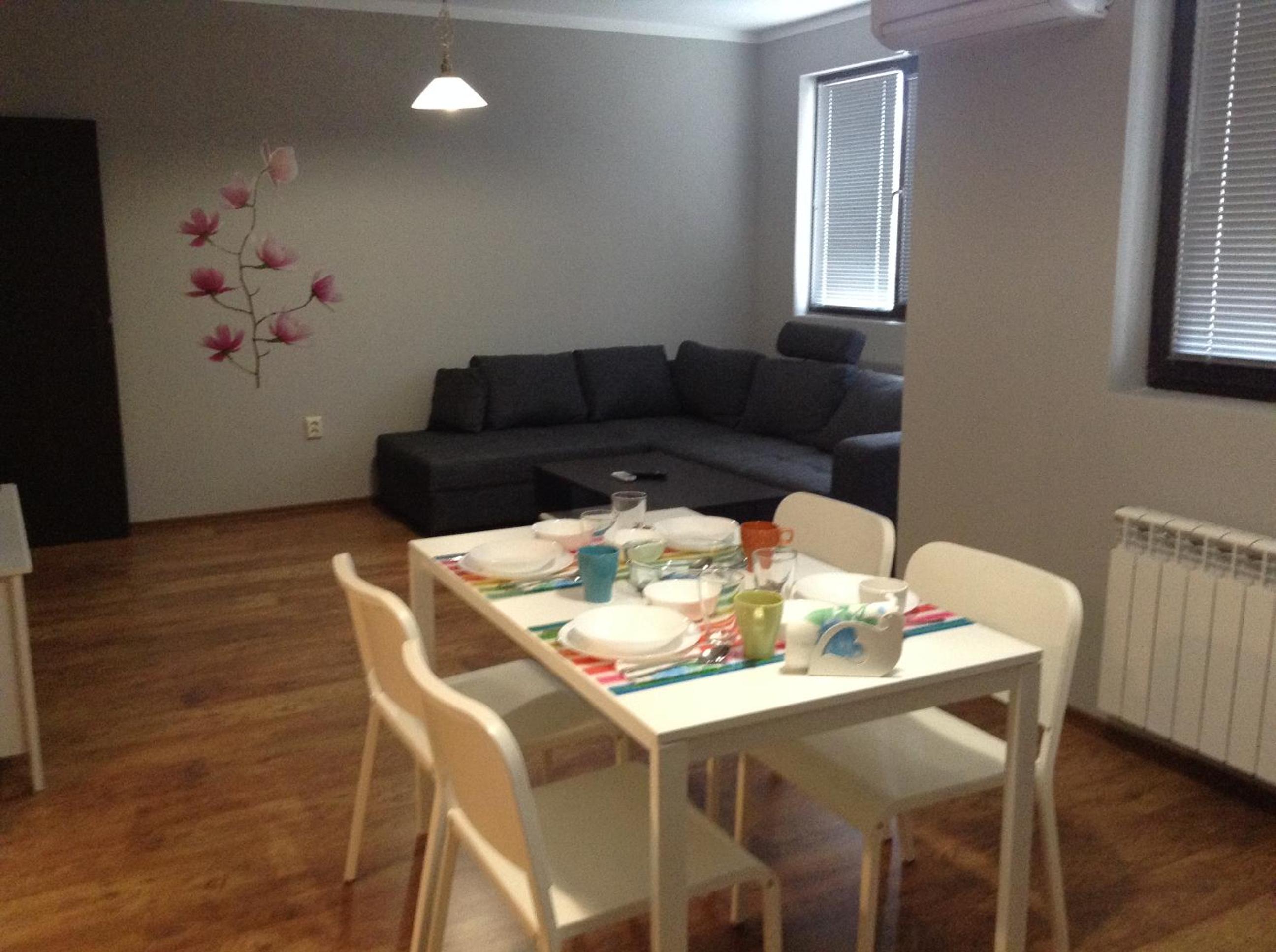One-Bedroom Apartment - Photo 18