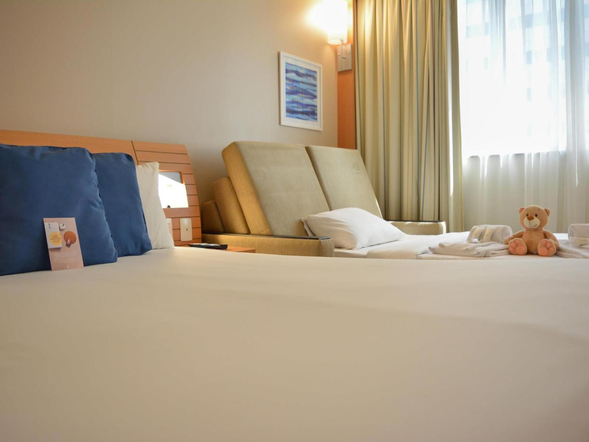 Deluxe Triple Room with Sea View