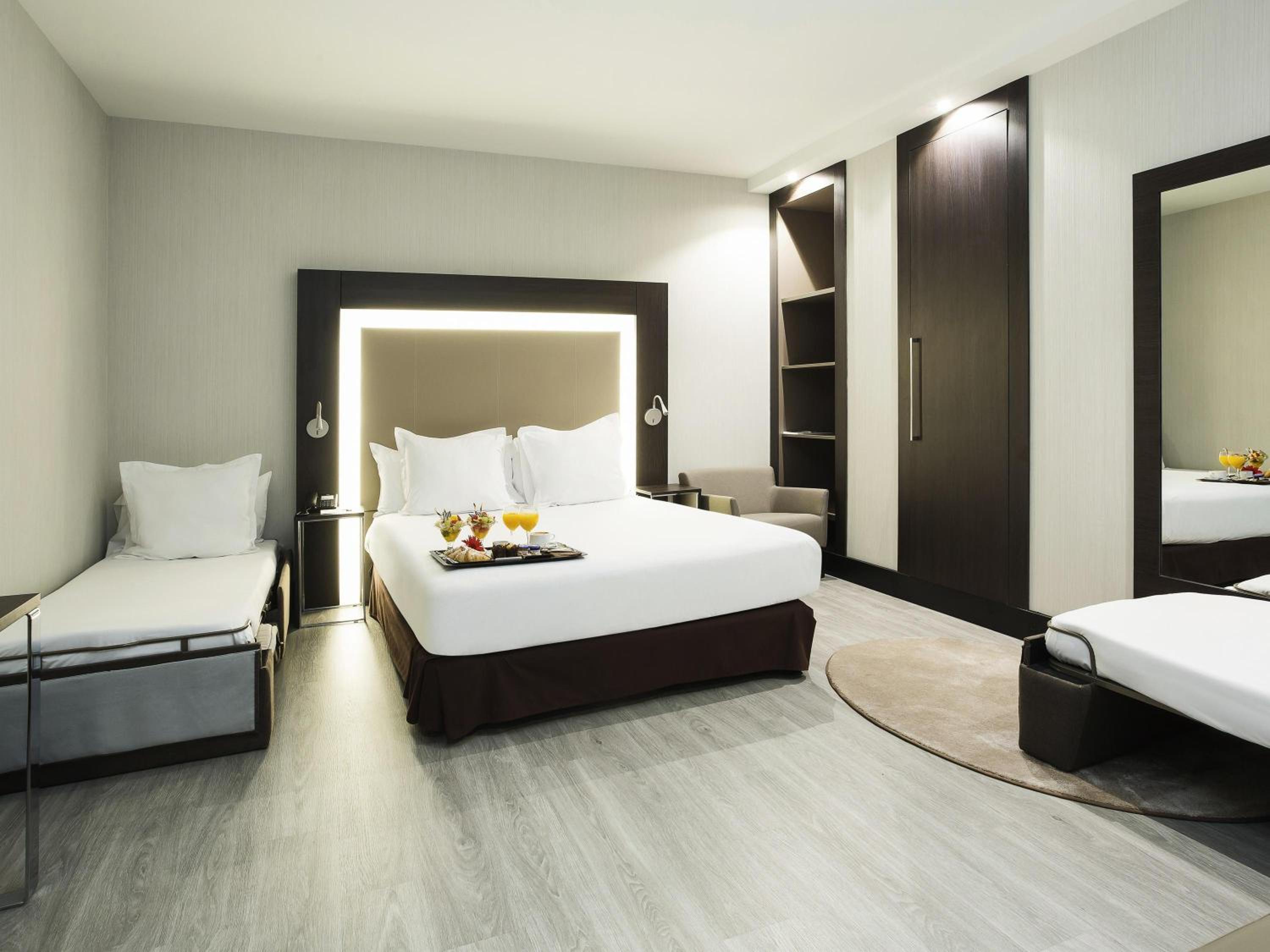 Standard Room with double bed and Two people sofa