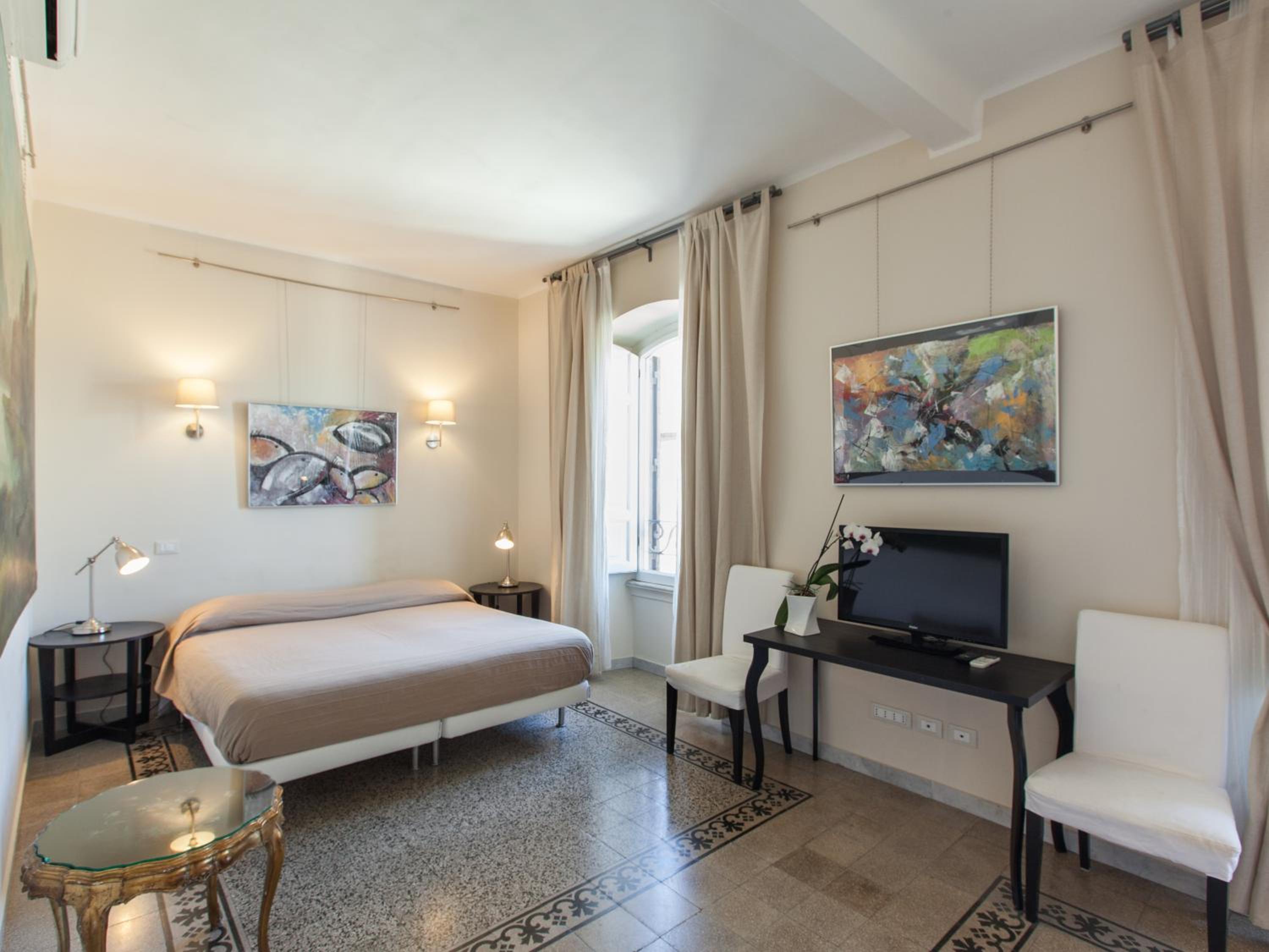 Superior Double or Twin Room with Sofa Bed and City View