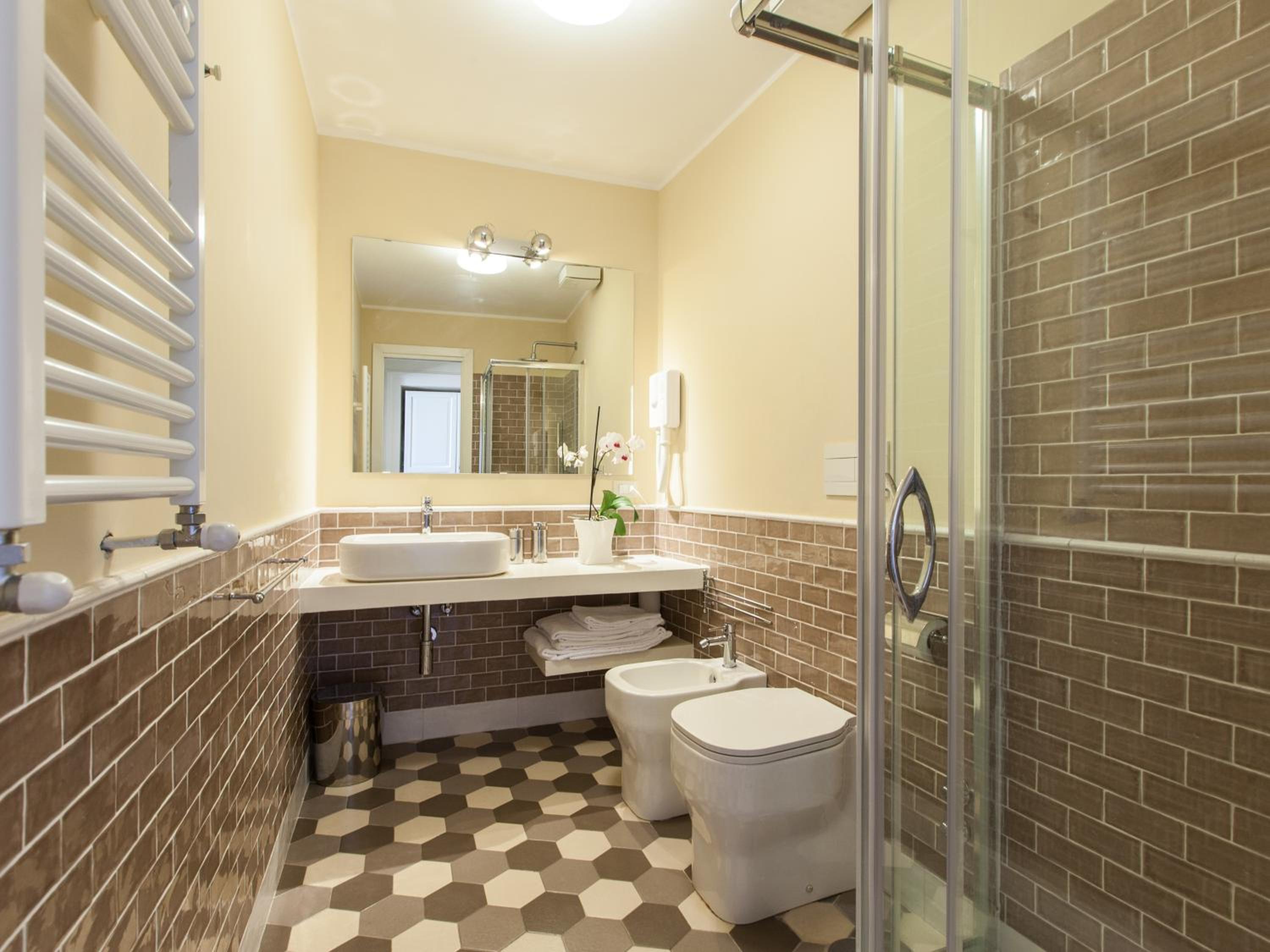 Superior Double or Twin Room with City View photo 3