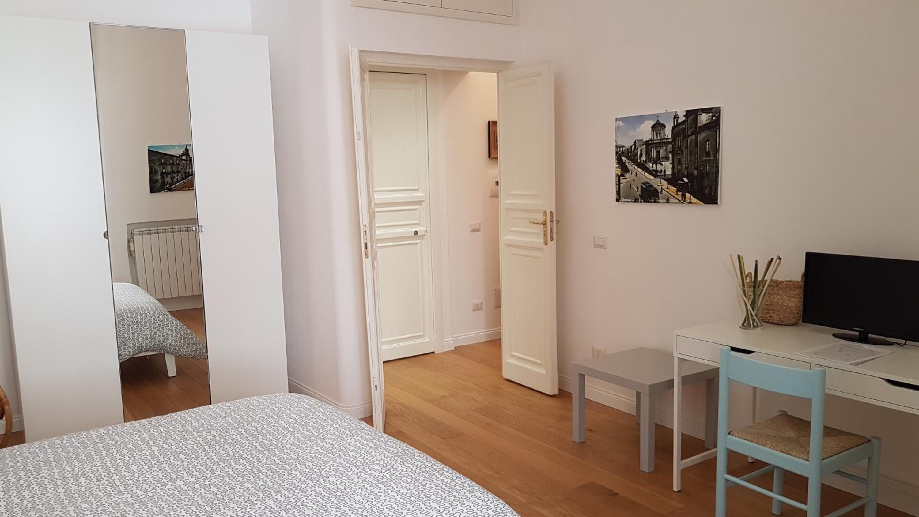 Double Room with Private Bathroom - Photo 1