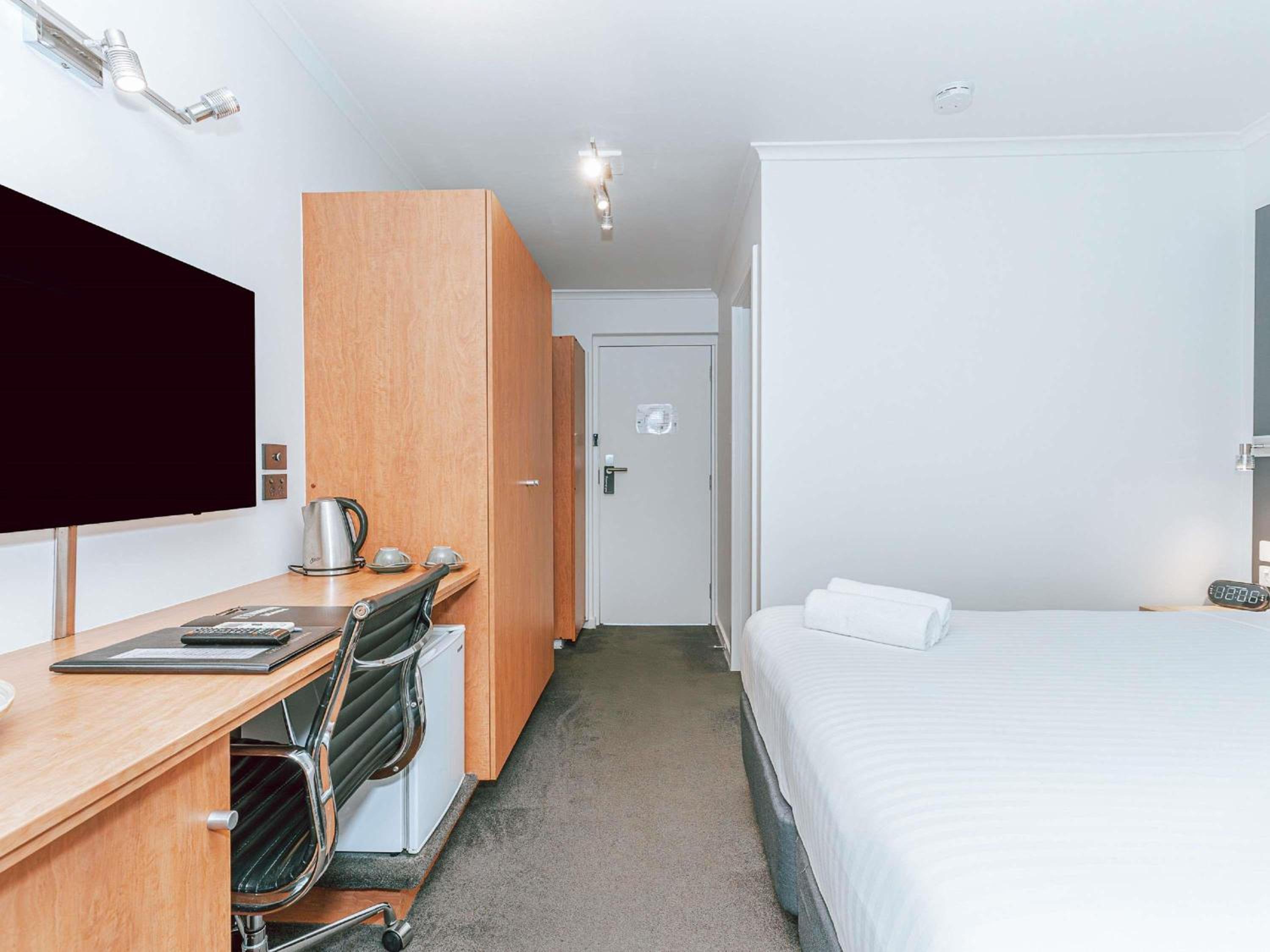 Standard King Room photo 2