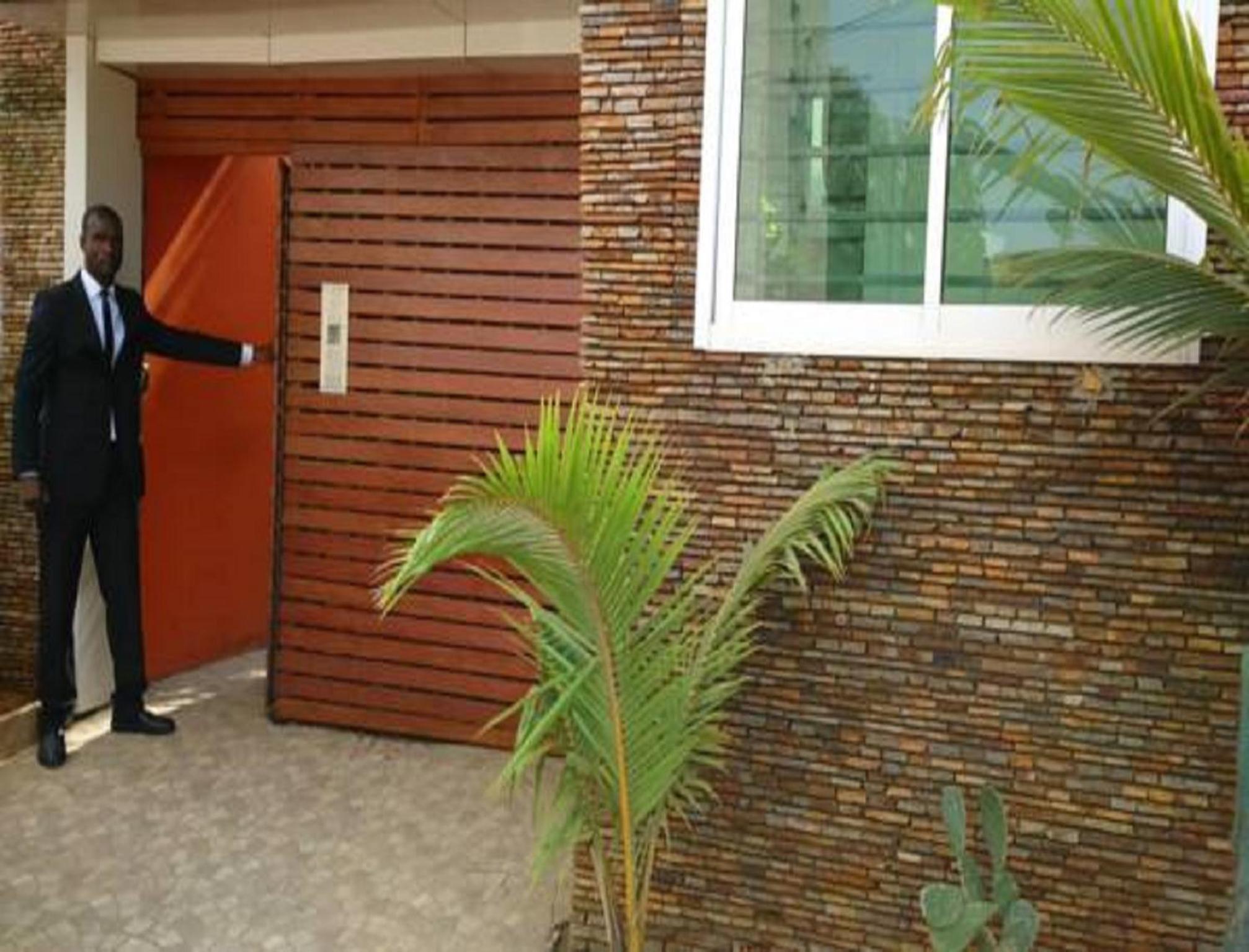 Apartment with Balcony photo 3