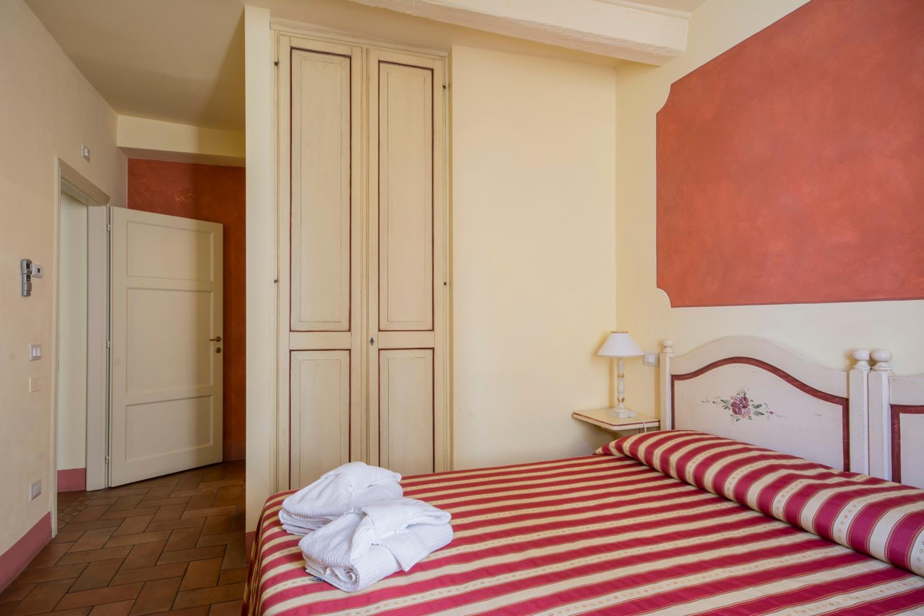 Double or Twin Room - Photo 14
