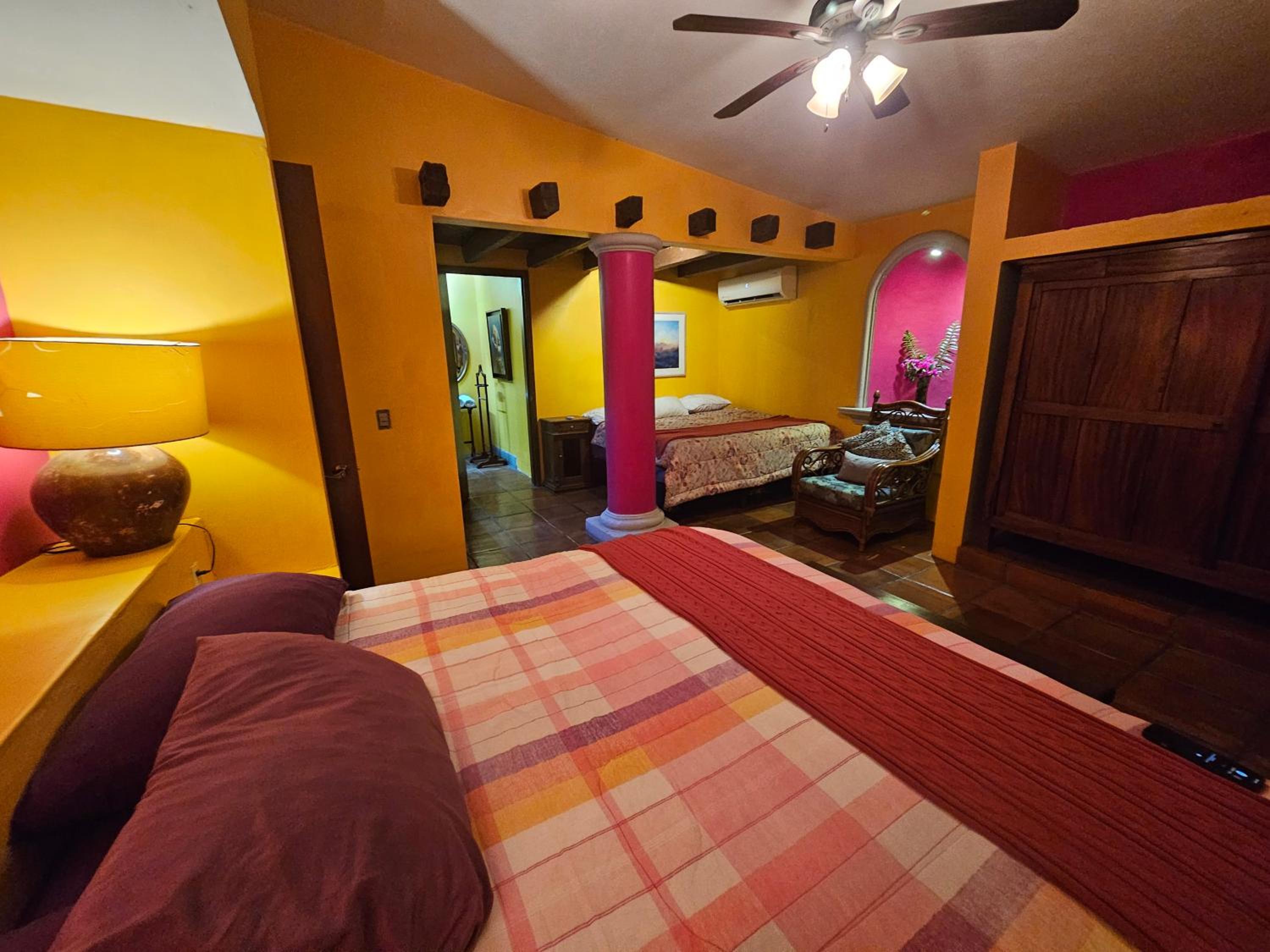 Deluxe Queen Room with Two Queen Beds photo 2