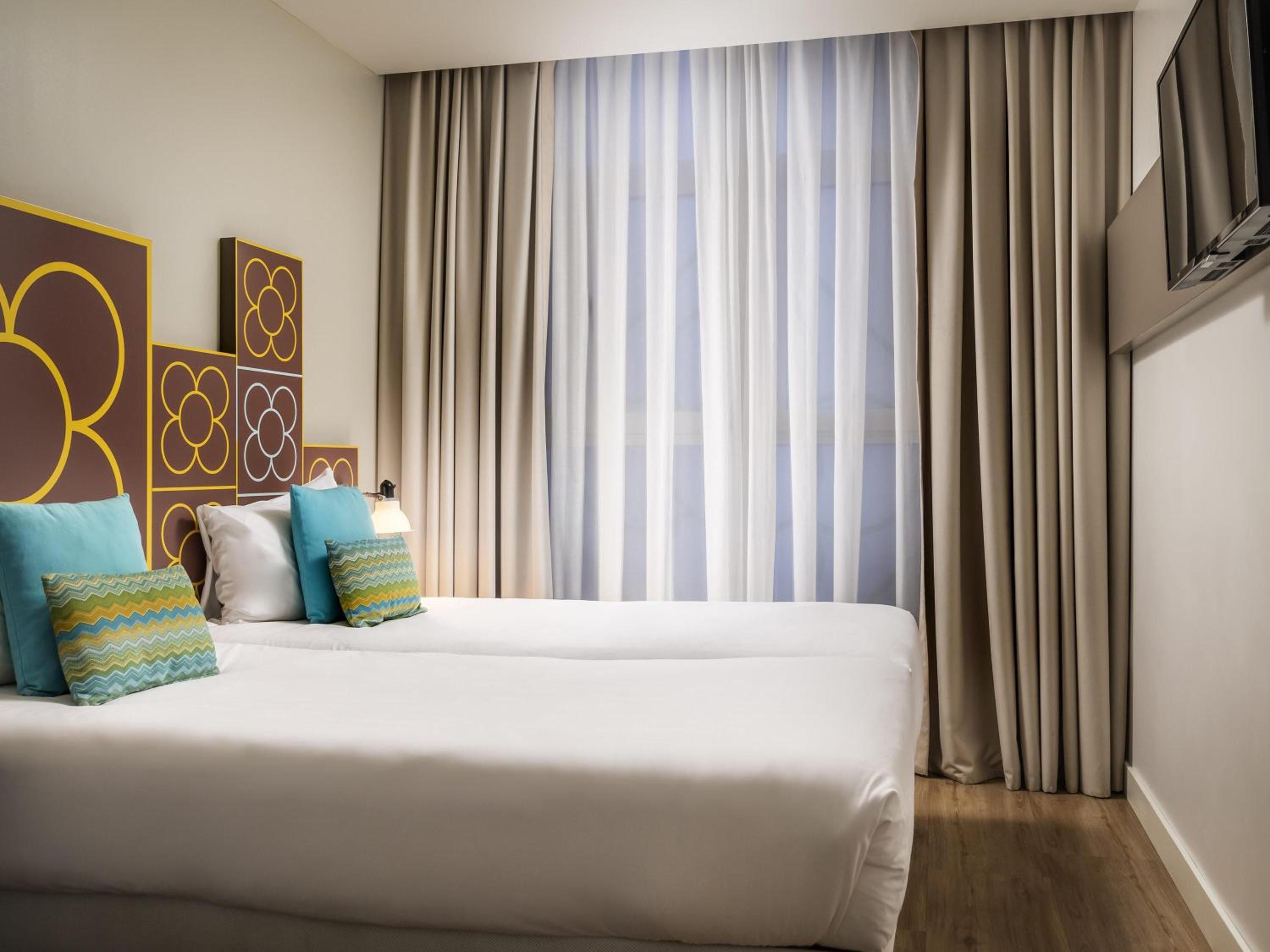 Standard Room with 2 Single Beds