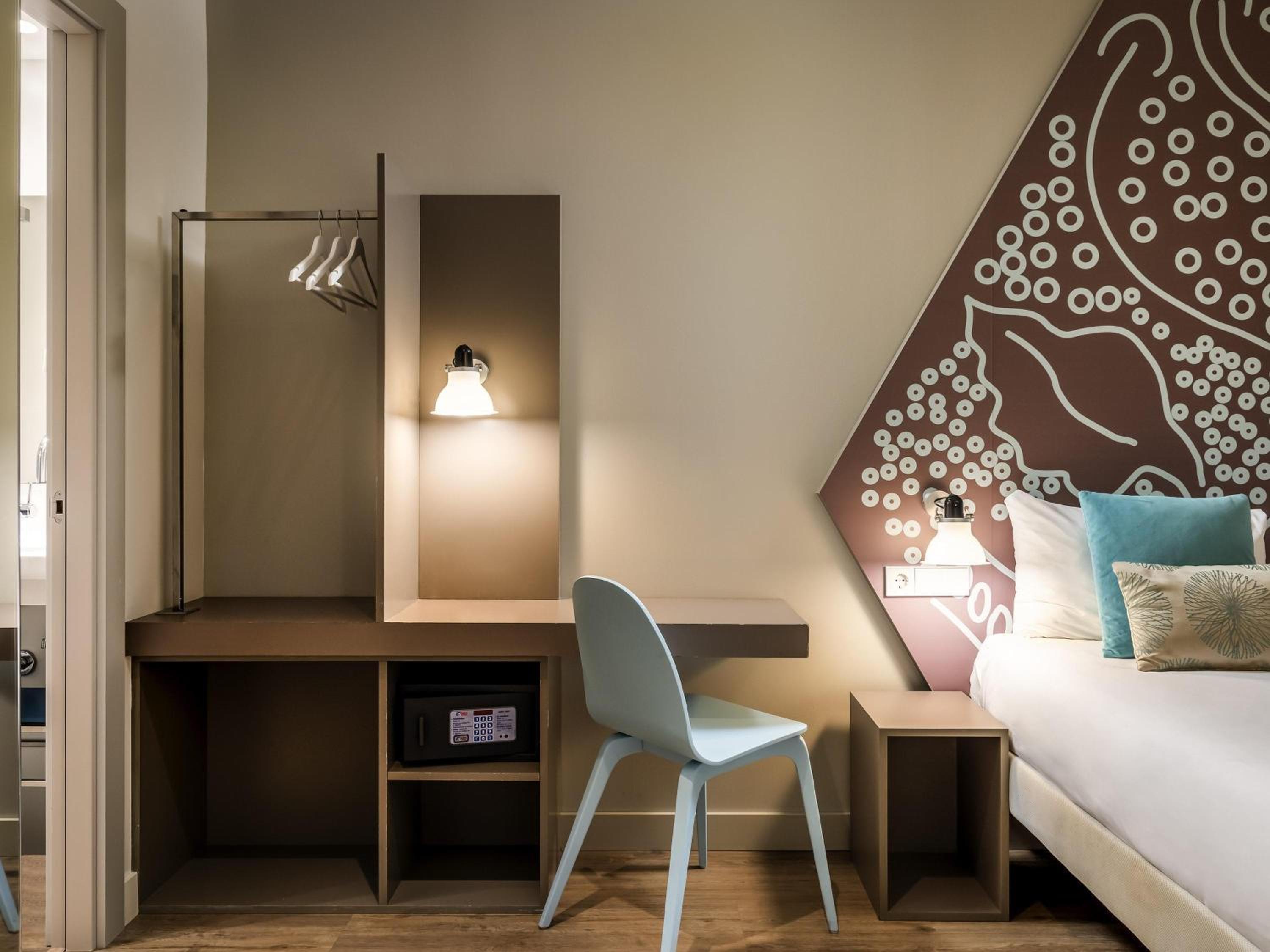 Standard Two Single Bed
