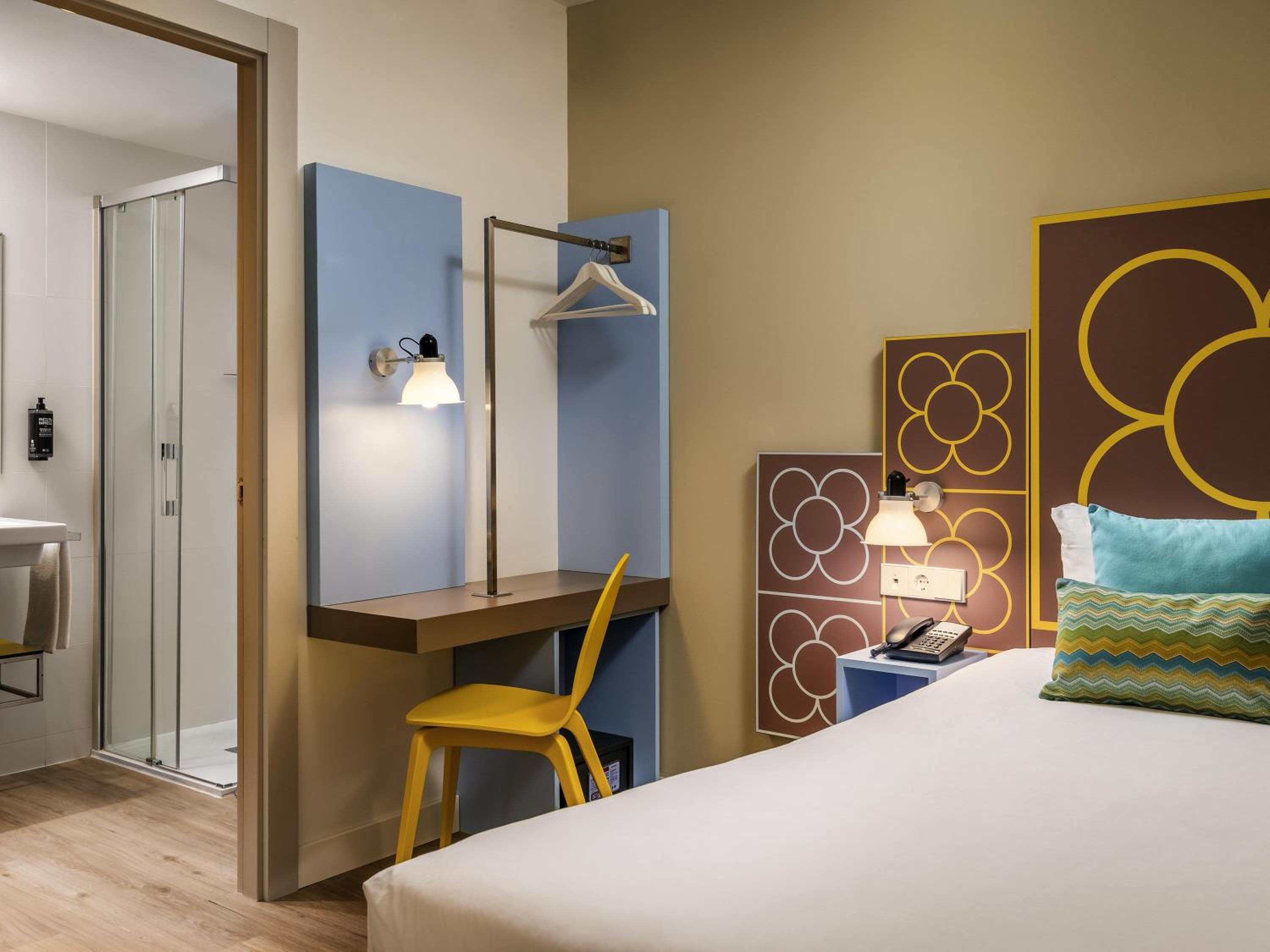 Standard Room with 2 Single Beds