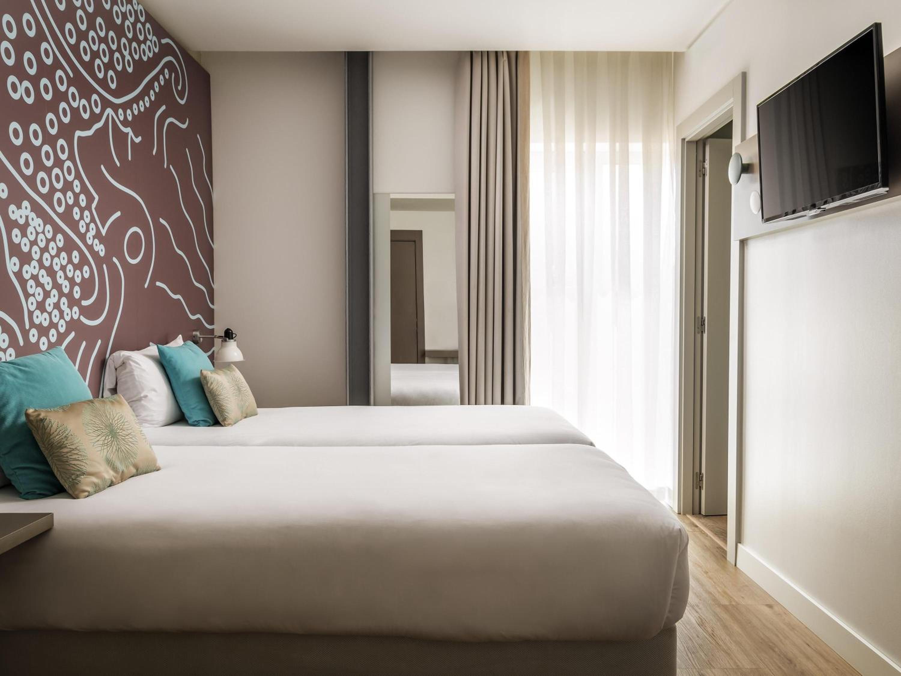 Standard Two Single Bed
