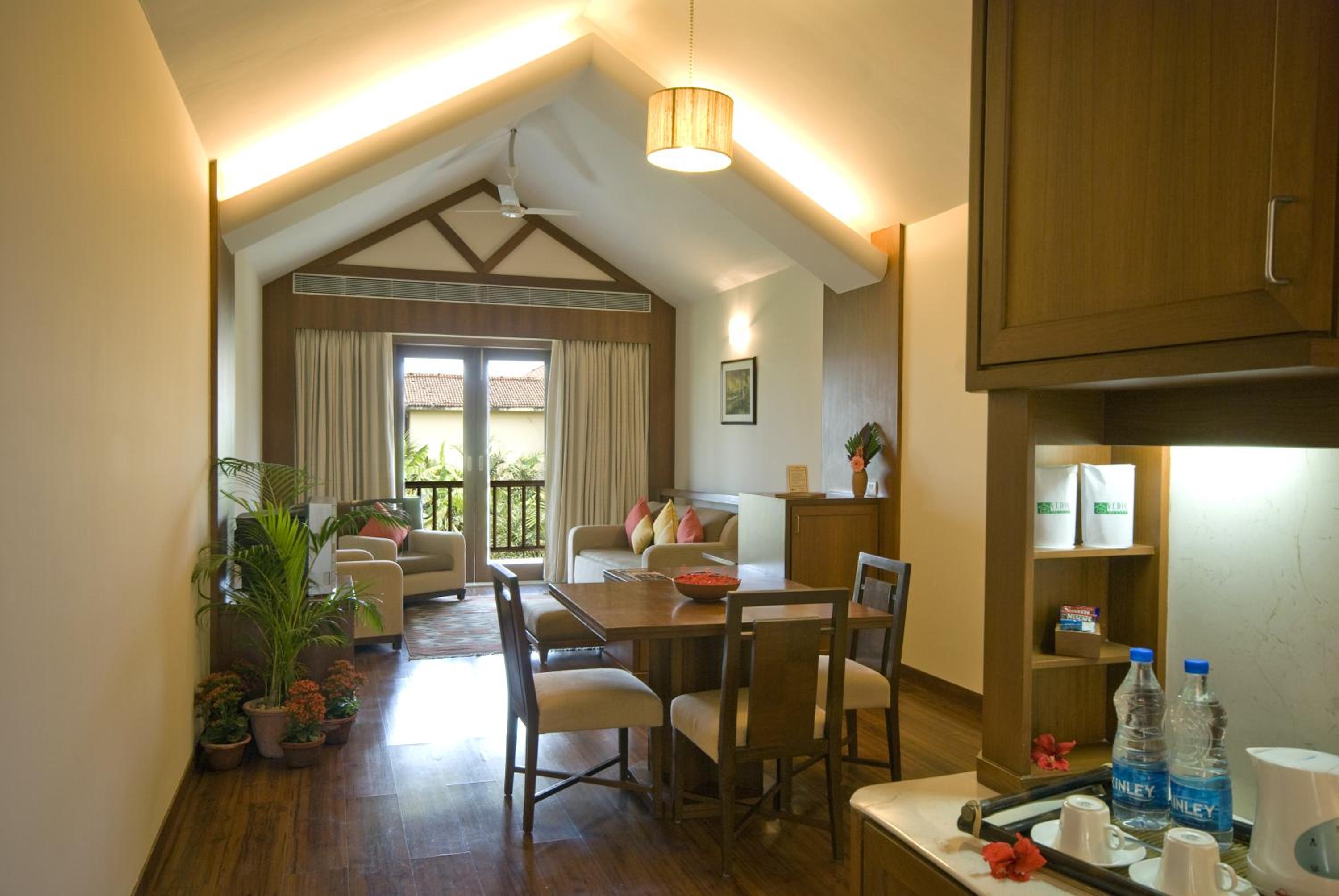 One-Bedroom Suite - Photo 2