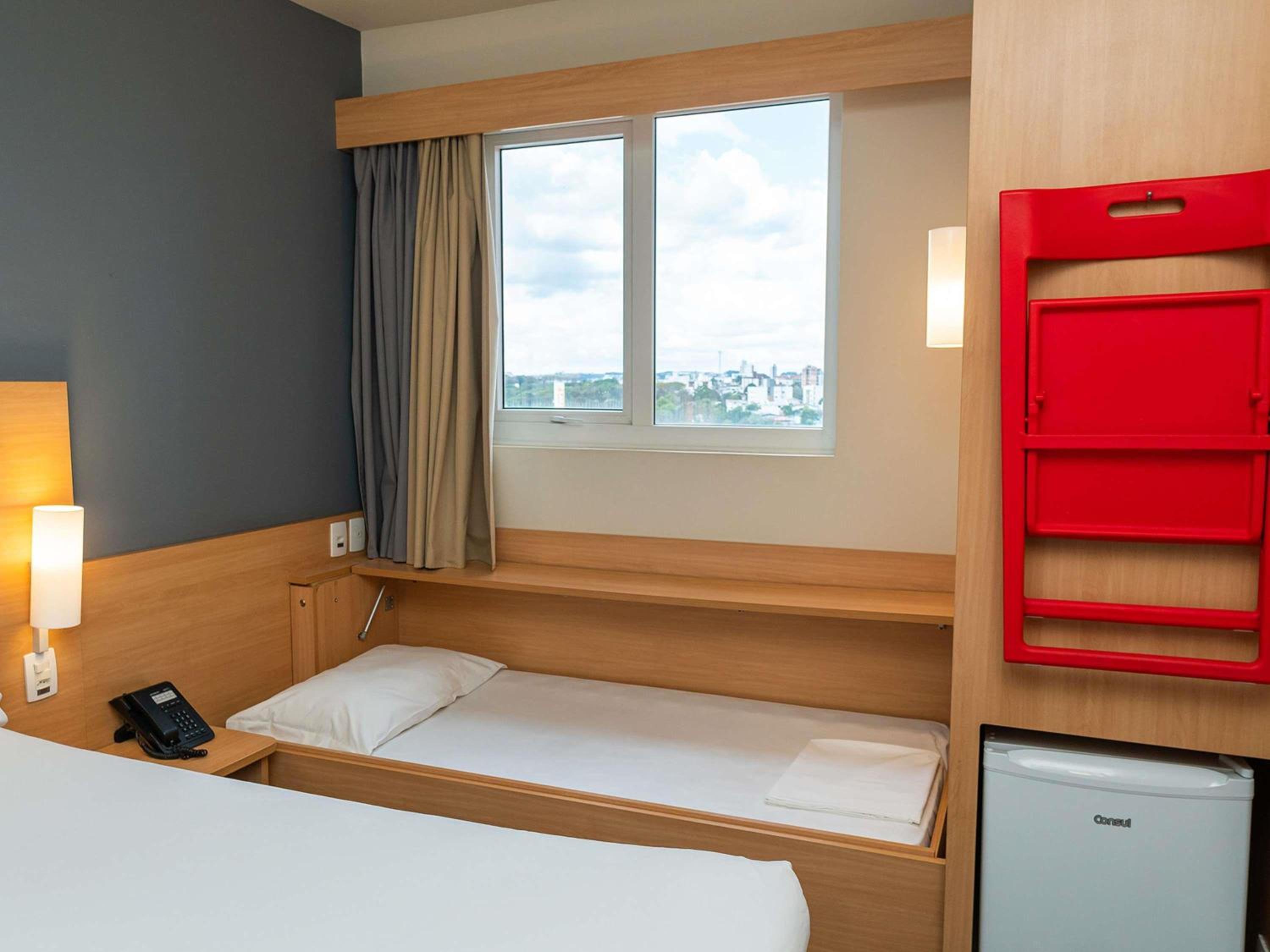 Standard Apartment with One Double Bed and One Single Bed photo 2