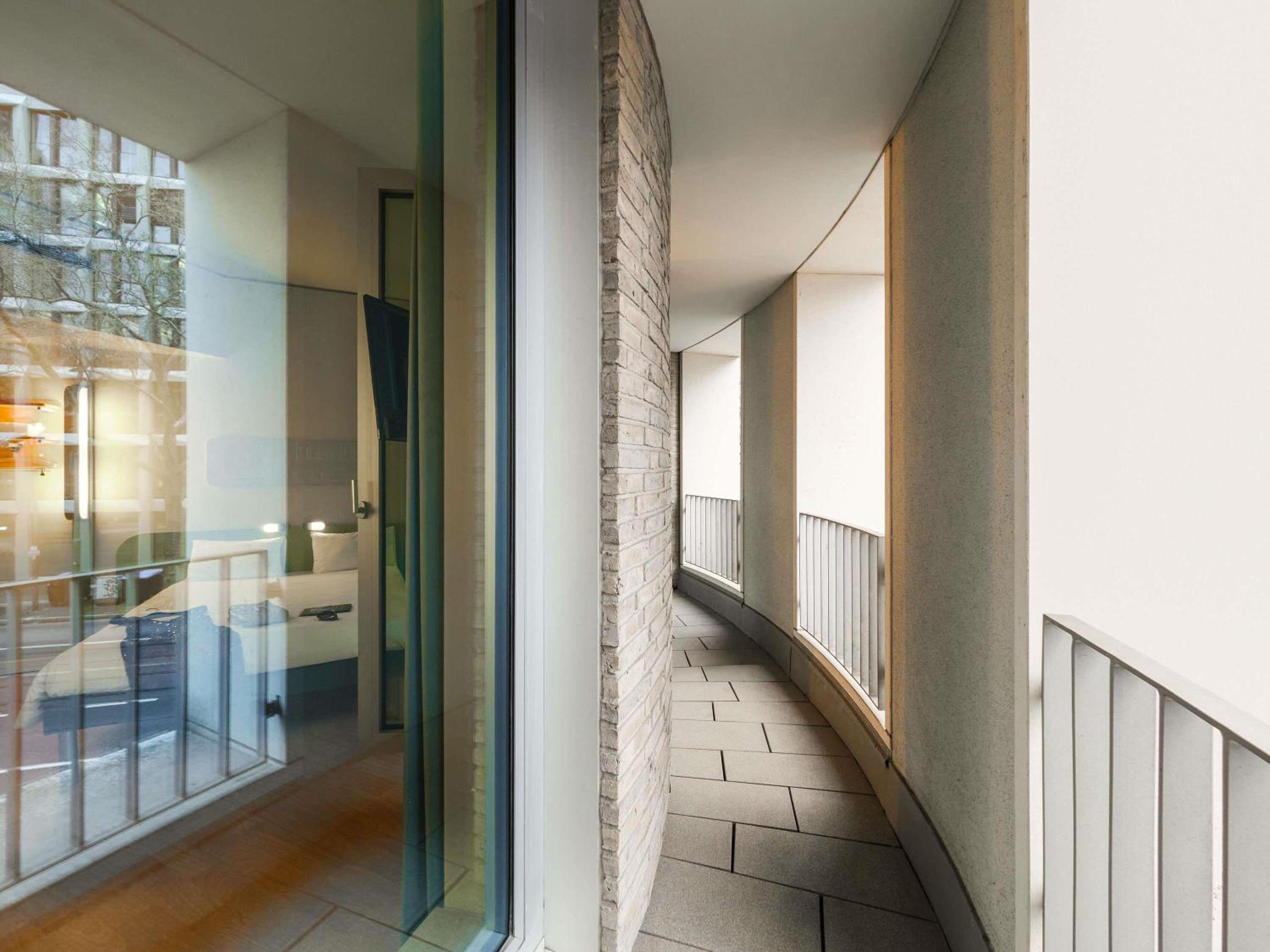 Standard Double Room with Balcony - Photo 4