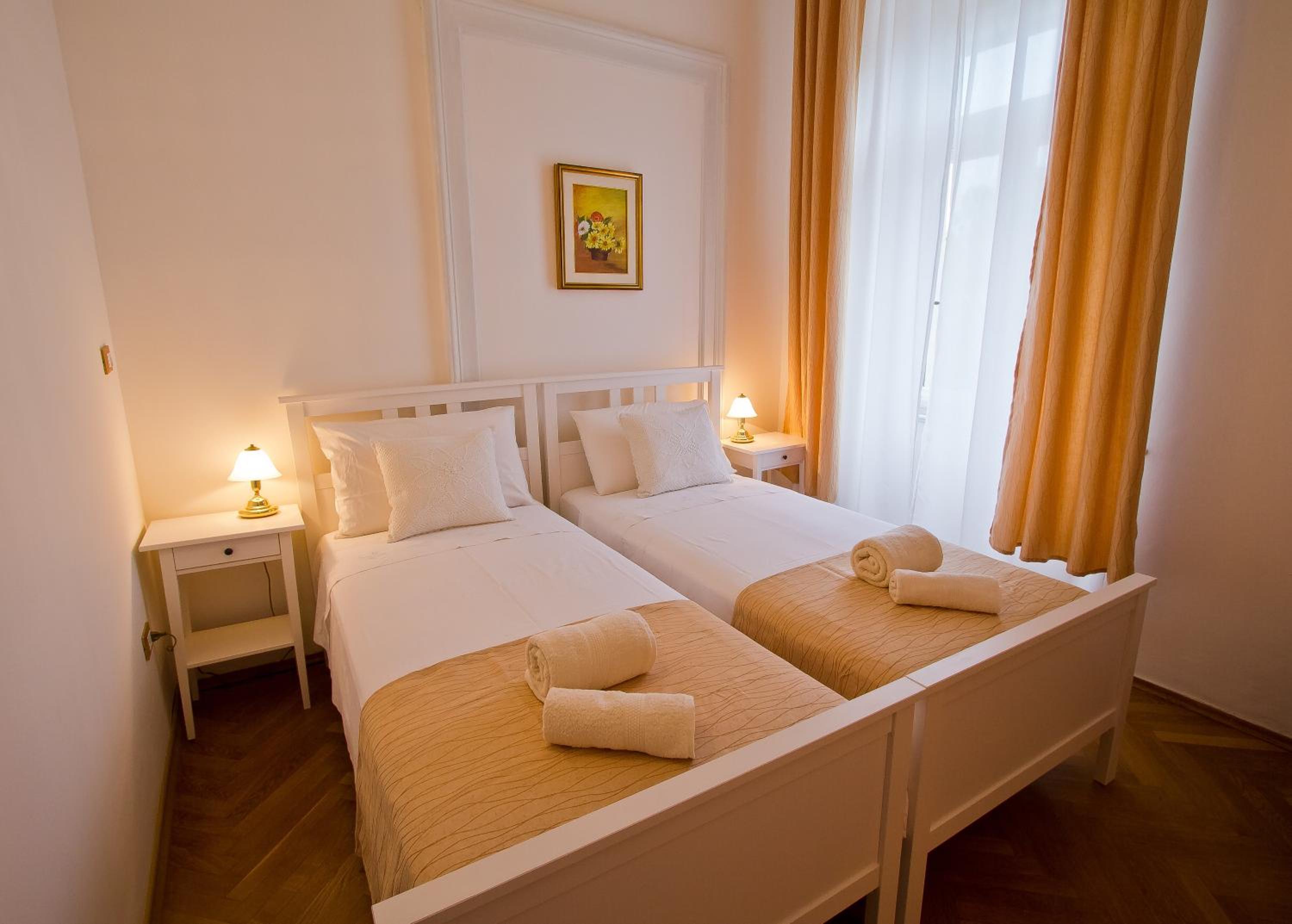 Deluxe Double or Twin Room photo 1