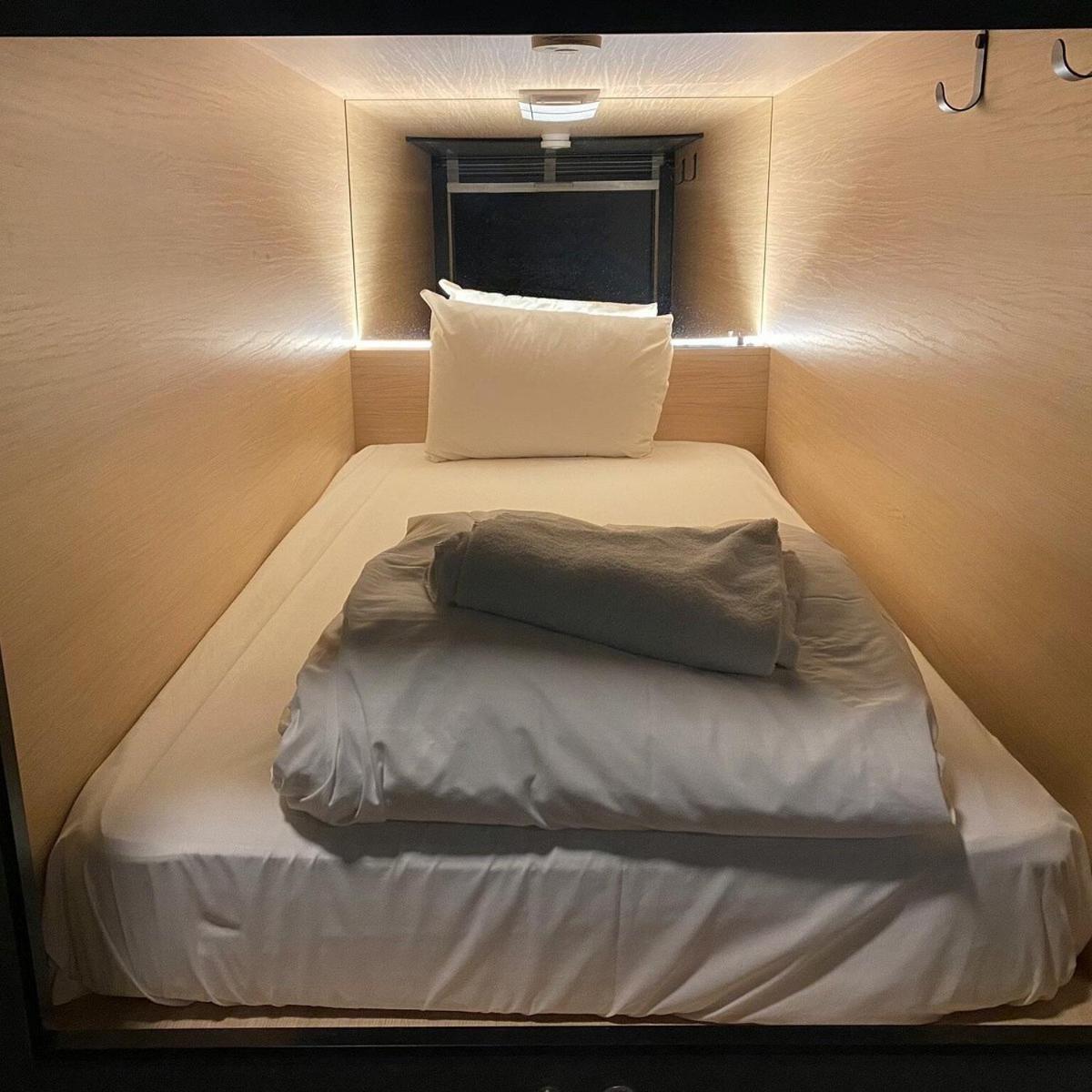 Single Bed in Male Dormitory Room photo 3
