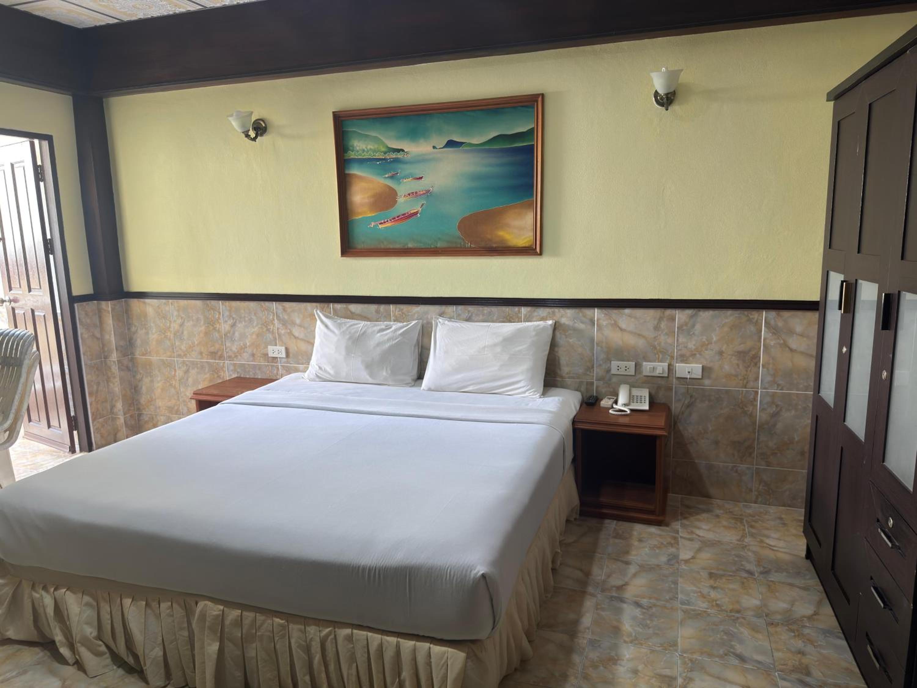 Standard Queen Room photo 1