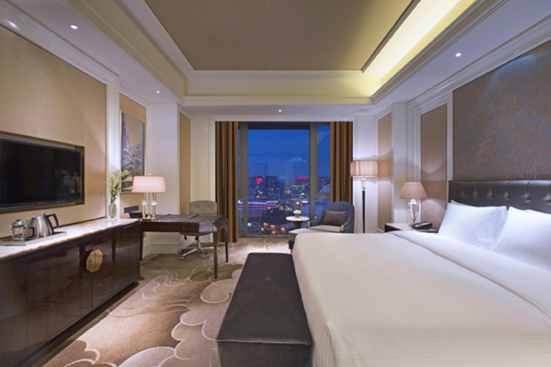 Gand Deluxe King Room