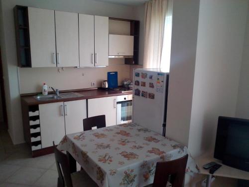 One-Bedroom Apartment with Sea View photo 1