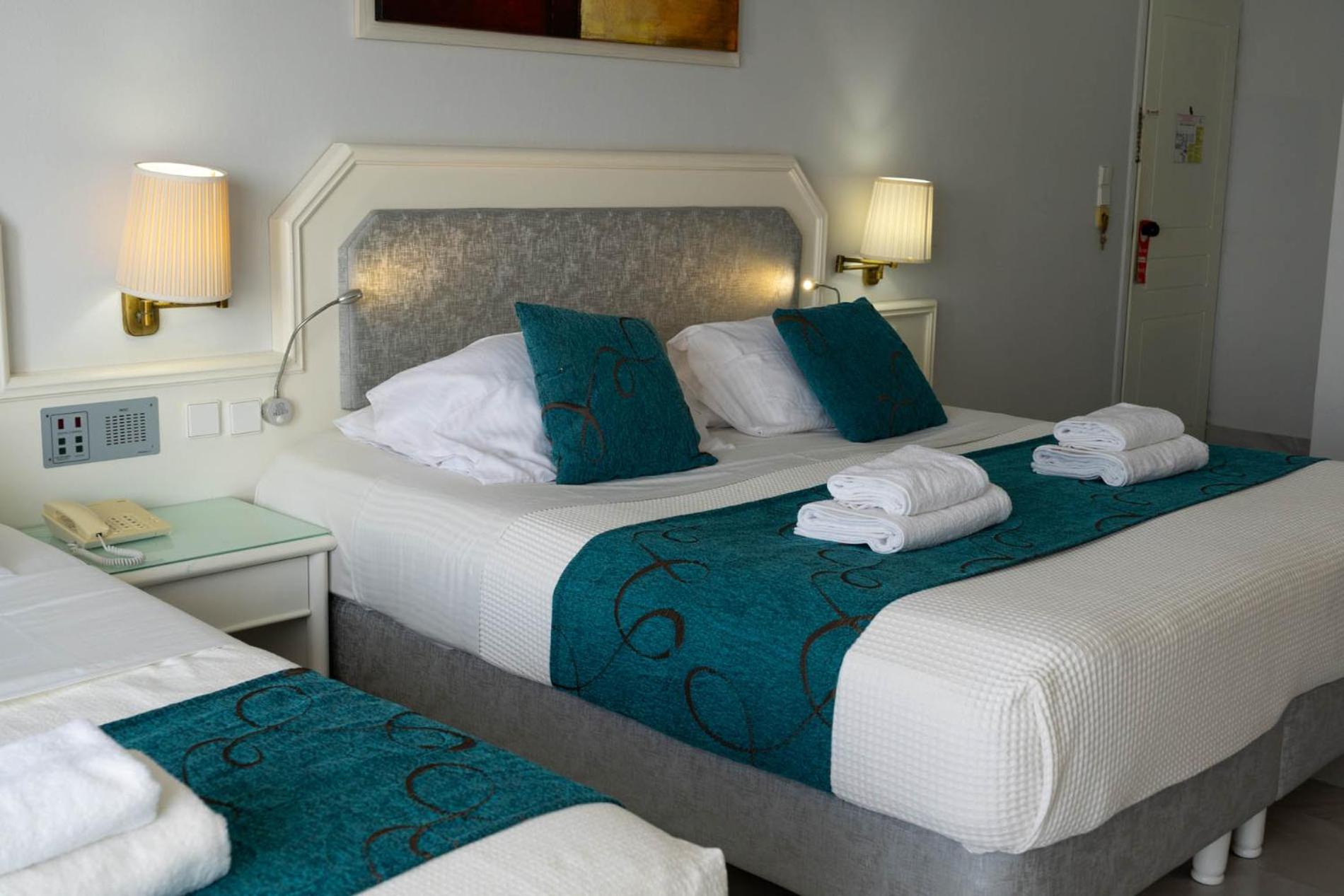 Junior Suite (2-3 Adults) - Photo 2