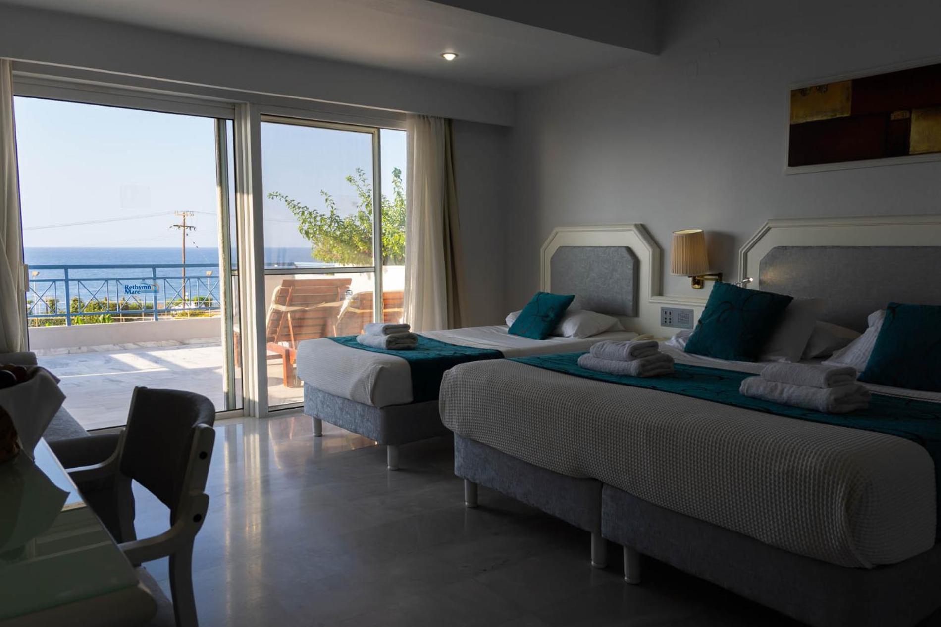 Junior Suite (2-3 Adults) - Photo 4