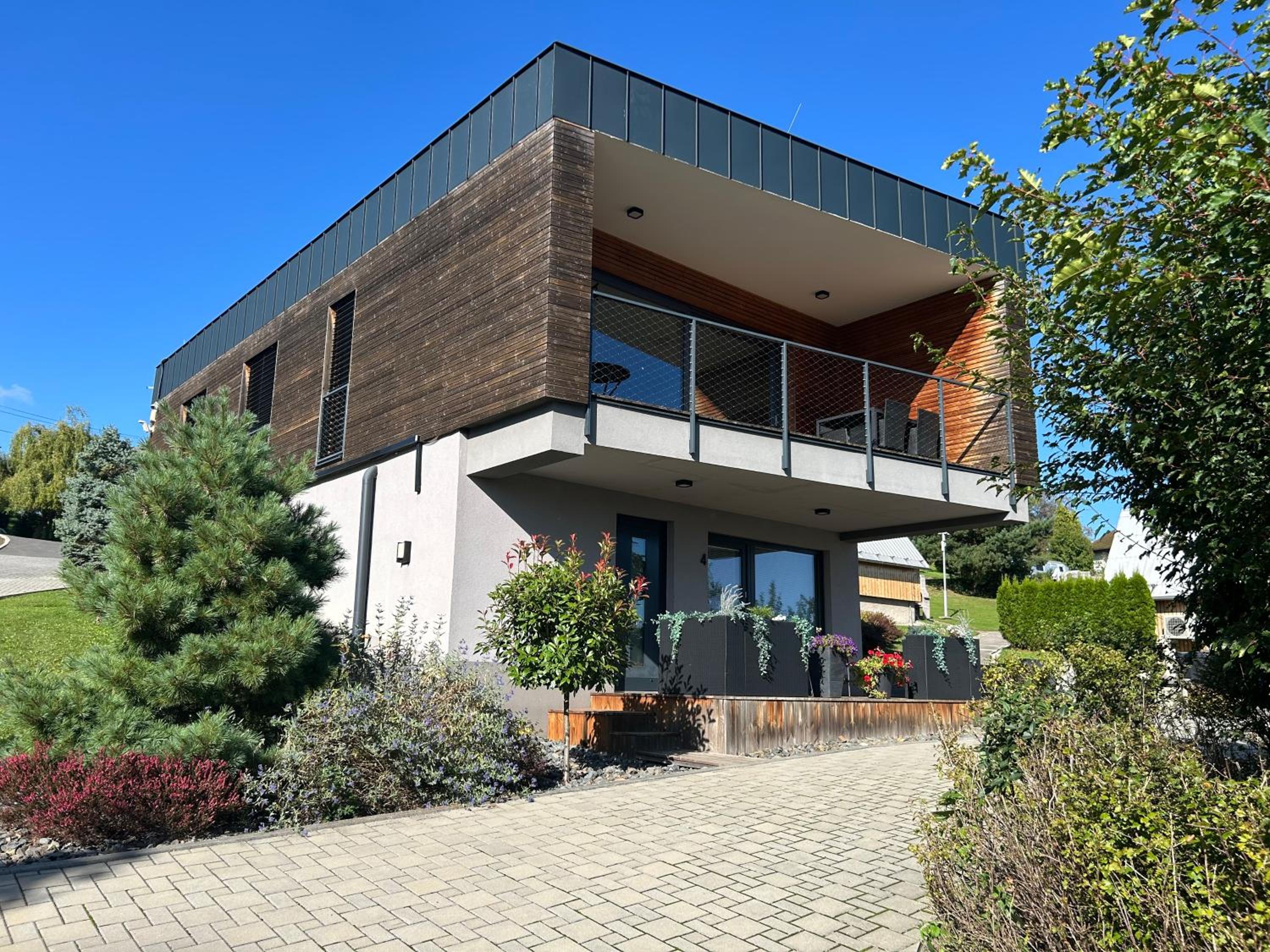 Two-Bedroom Deluxe Apartment with Balcony photo 2