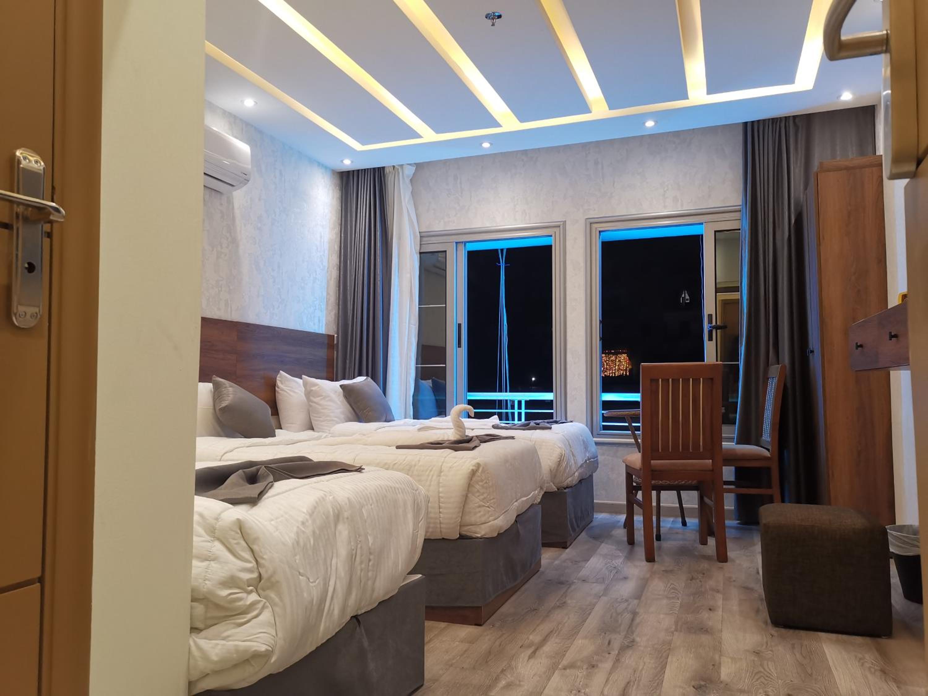 Triple Room with City View