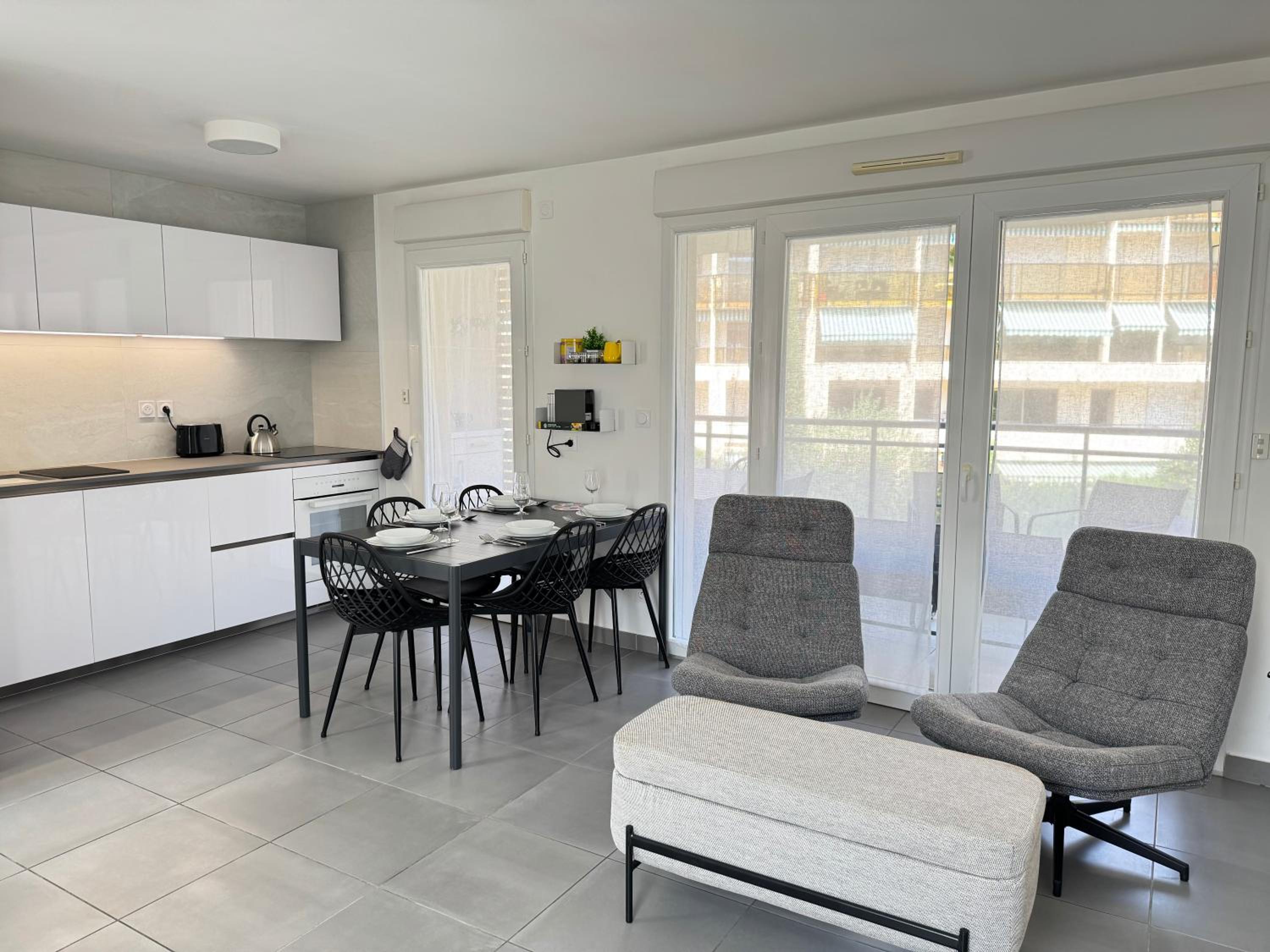One-Bedroom Apartment