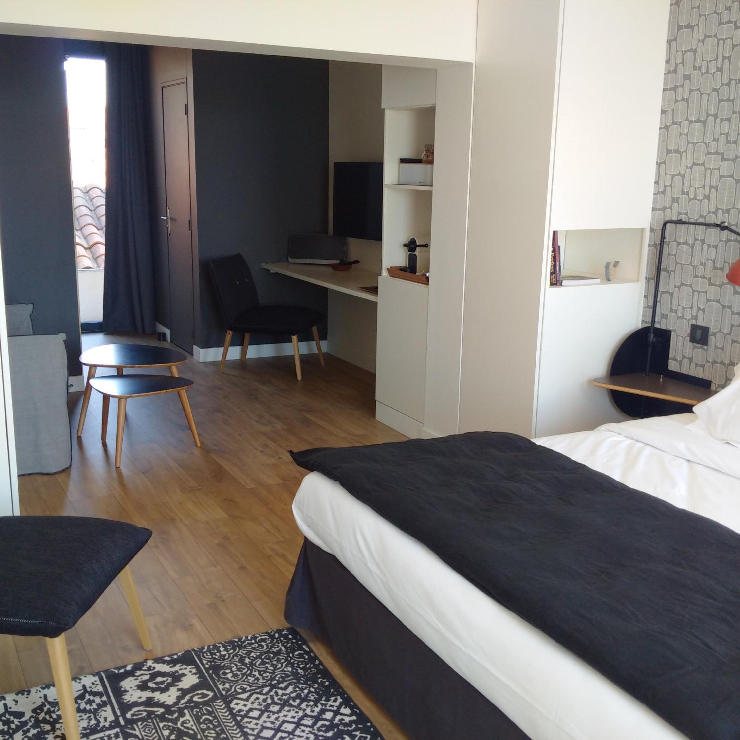 Suite 4 with Sea View - 1st Floor photo 2