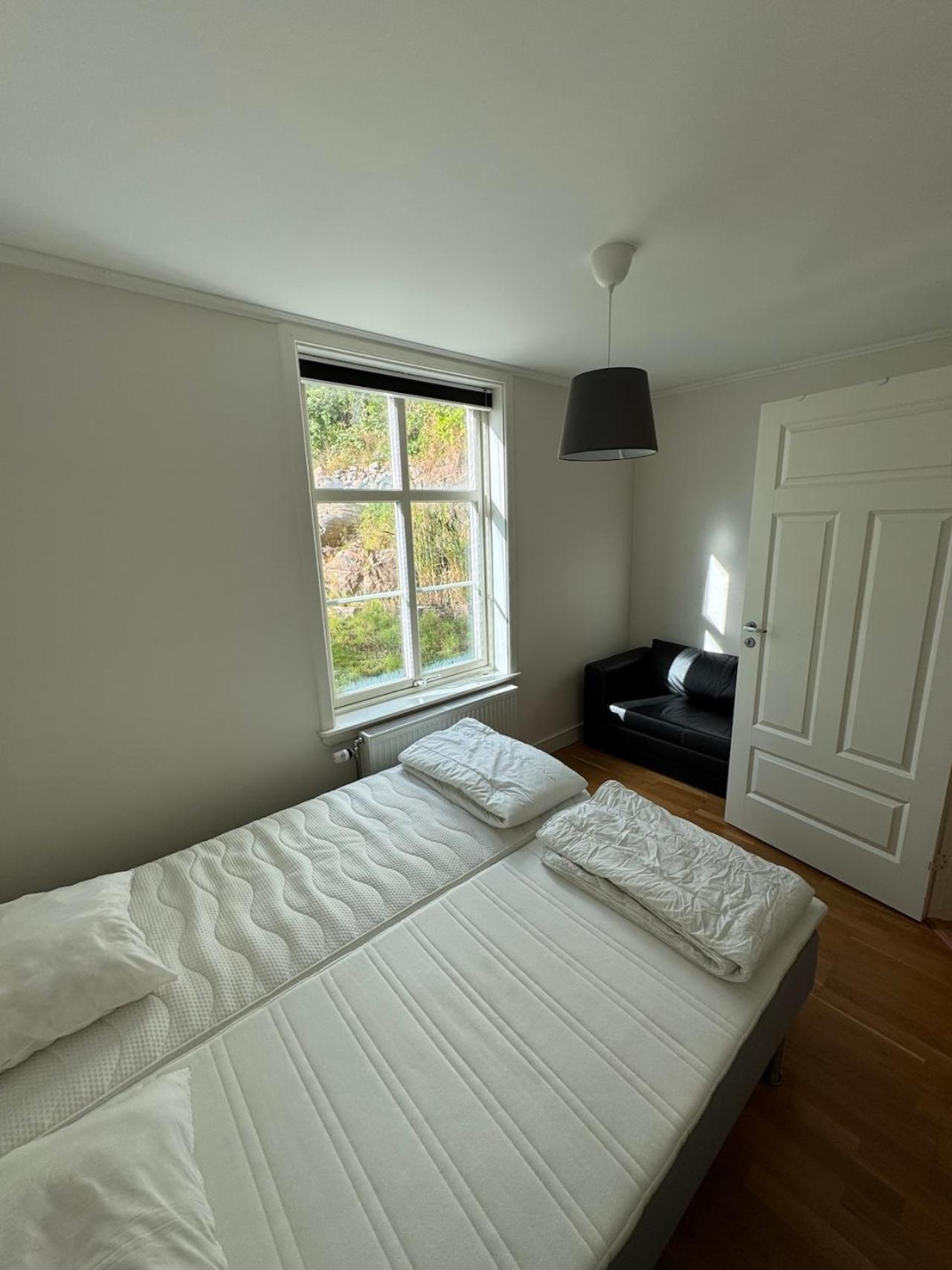 Two-Bedroom Standard Apartment photo 1