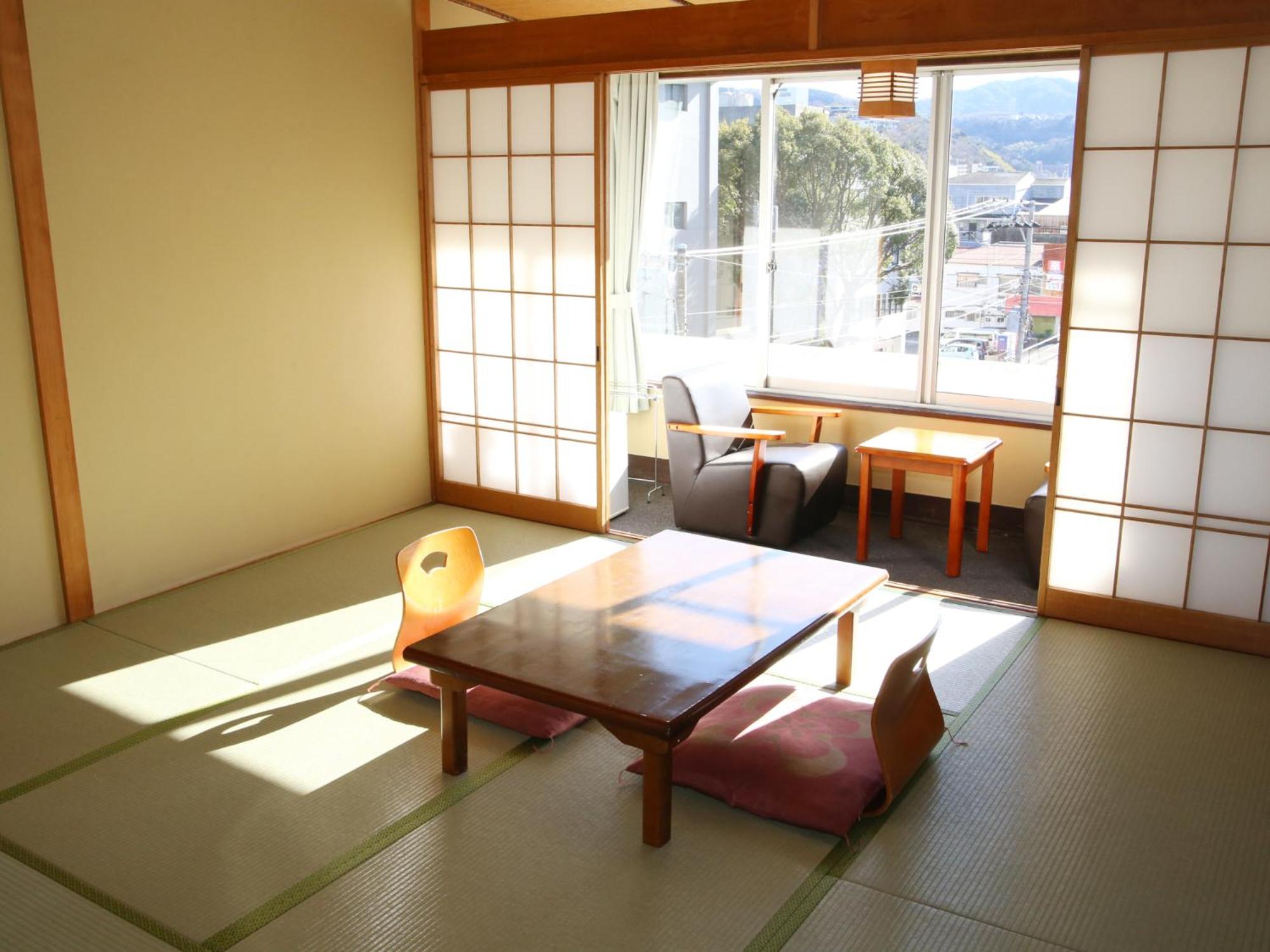 Japanese-Style Quadruple Room photo 3