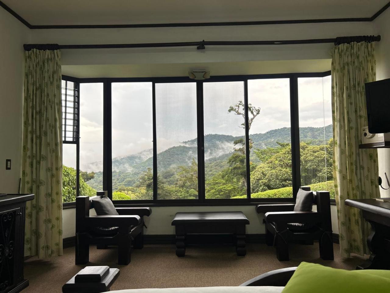 Suite with Mountain View photo 2
