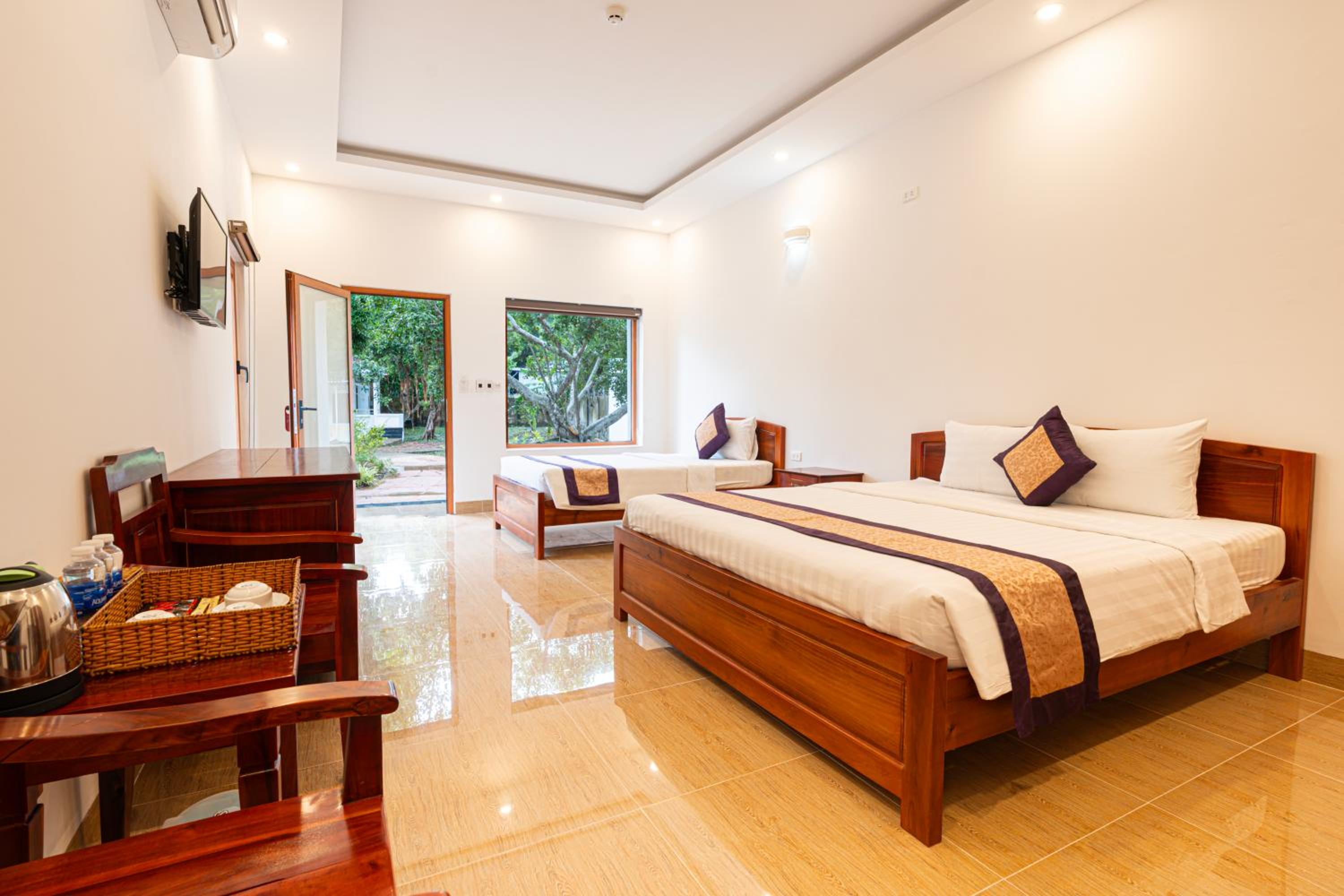 Triple Room with Lake View