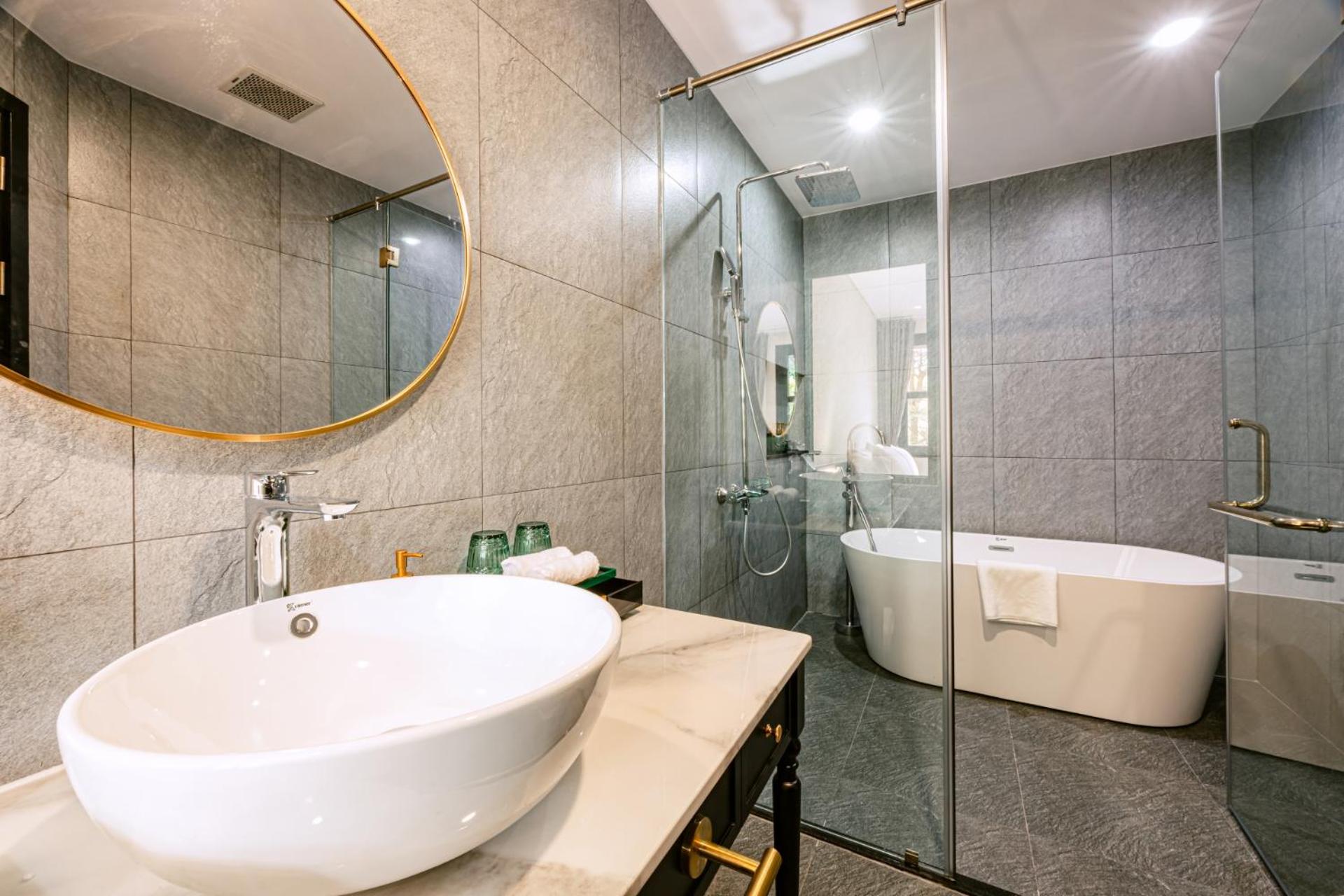 Deluxe Double or Twin Room - Photo 7
