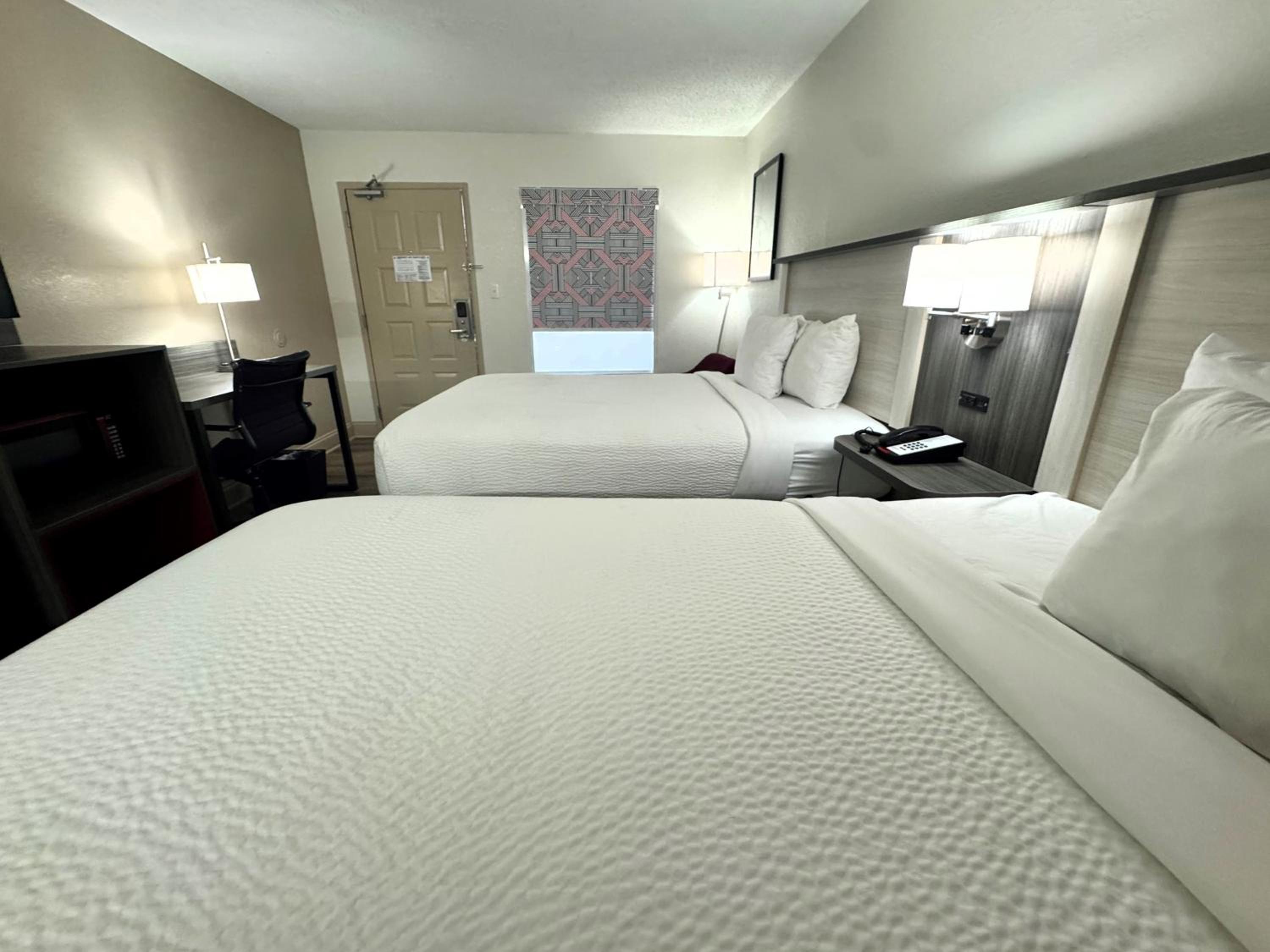 First Floor Queen Room with Two Queen Beds - Non-Smoking - Photo 1