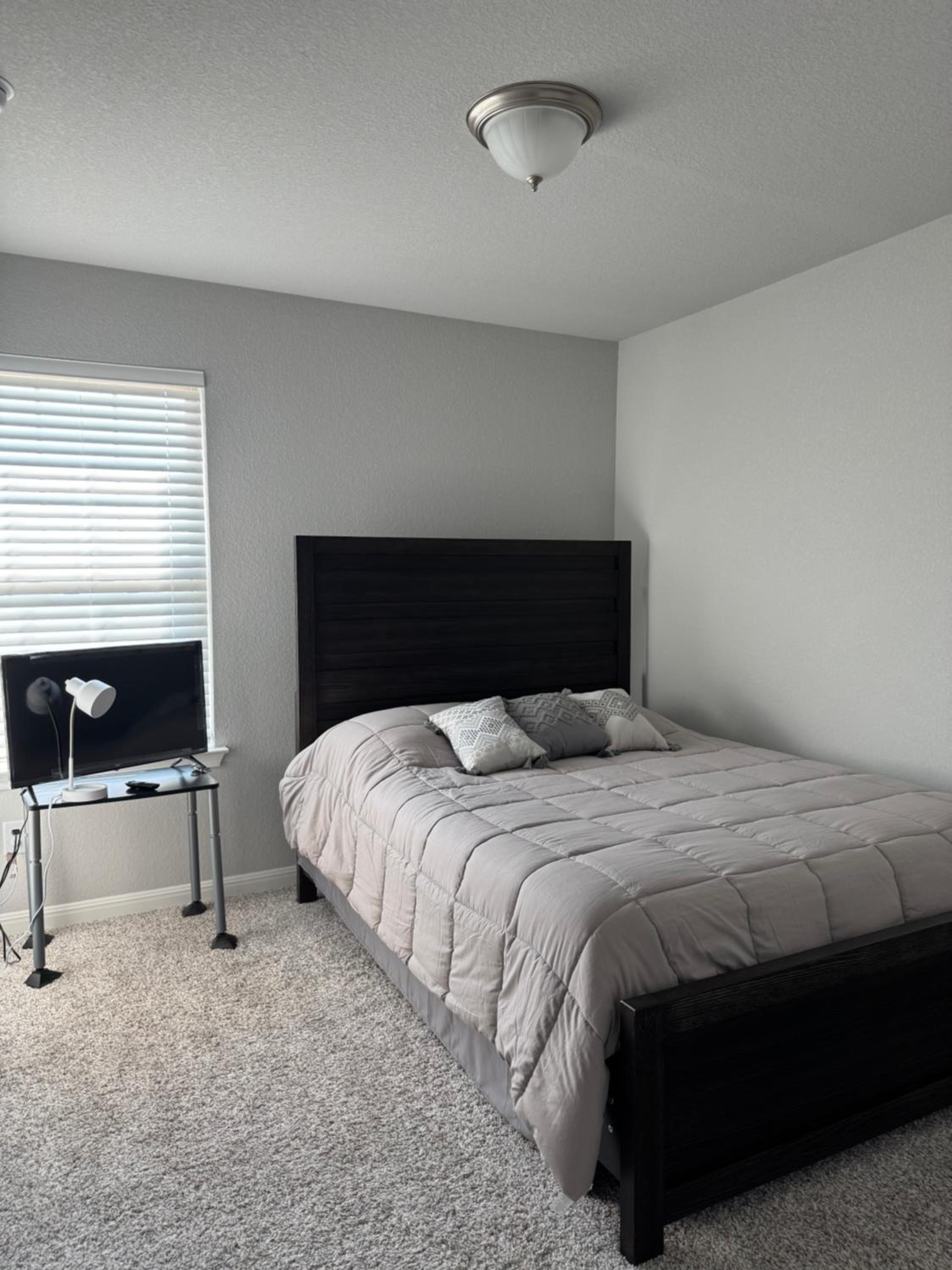 Single Room with Private Bathroom photo 2