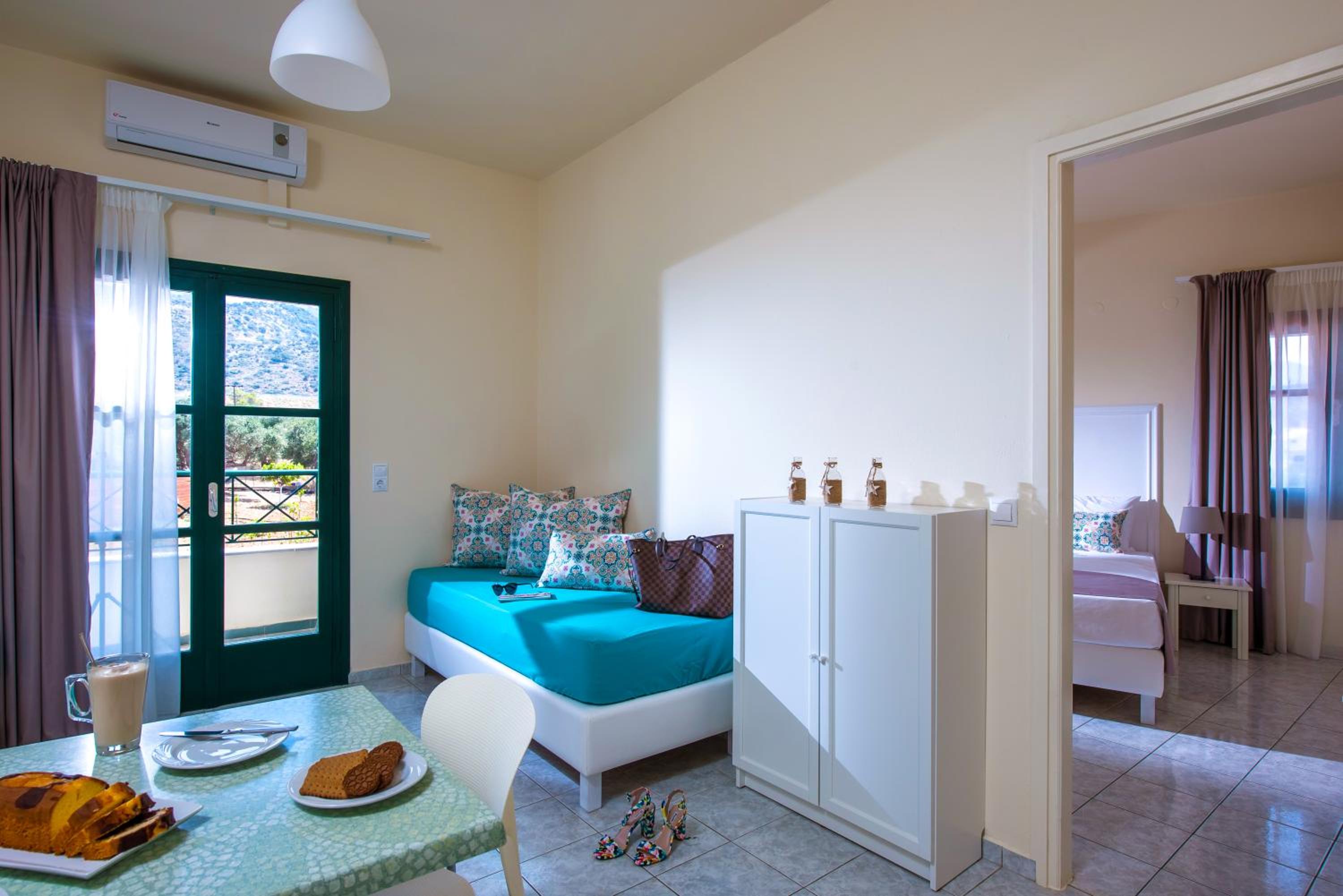 Superior One-Bedroom Apartment (4 Adults) photo 3