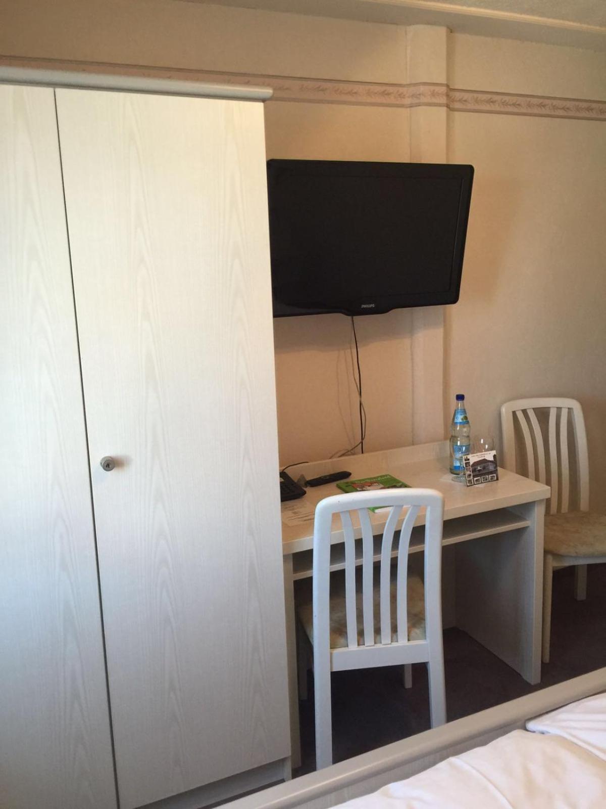 Standard Double Room - Photo 3