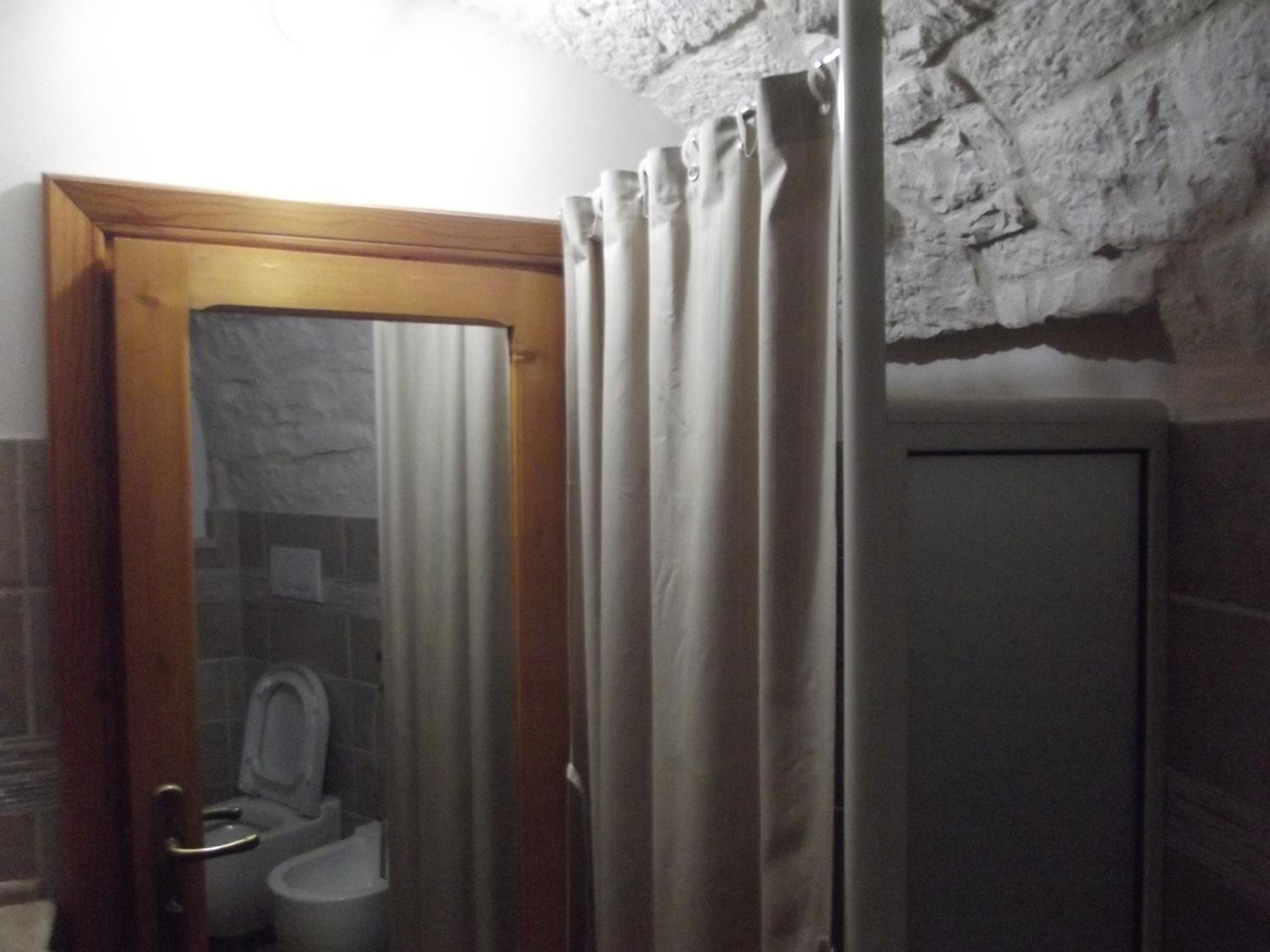 One-Bedroom House - Photo 2