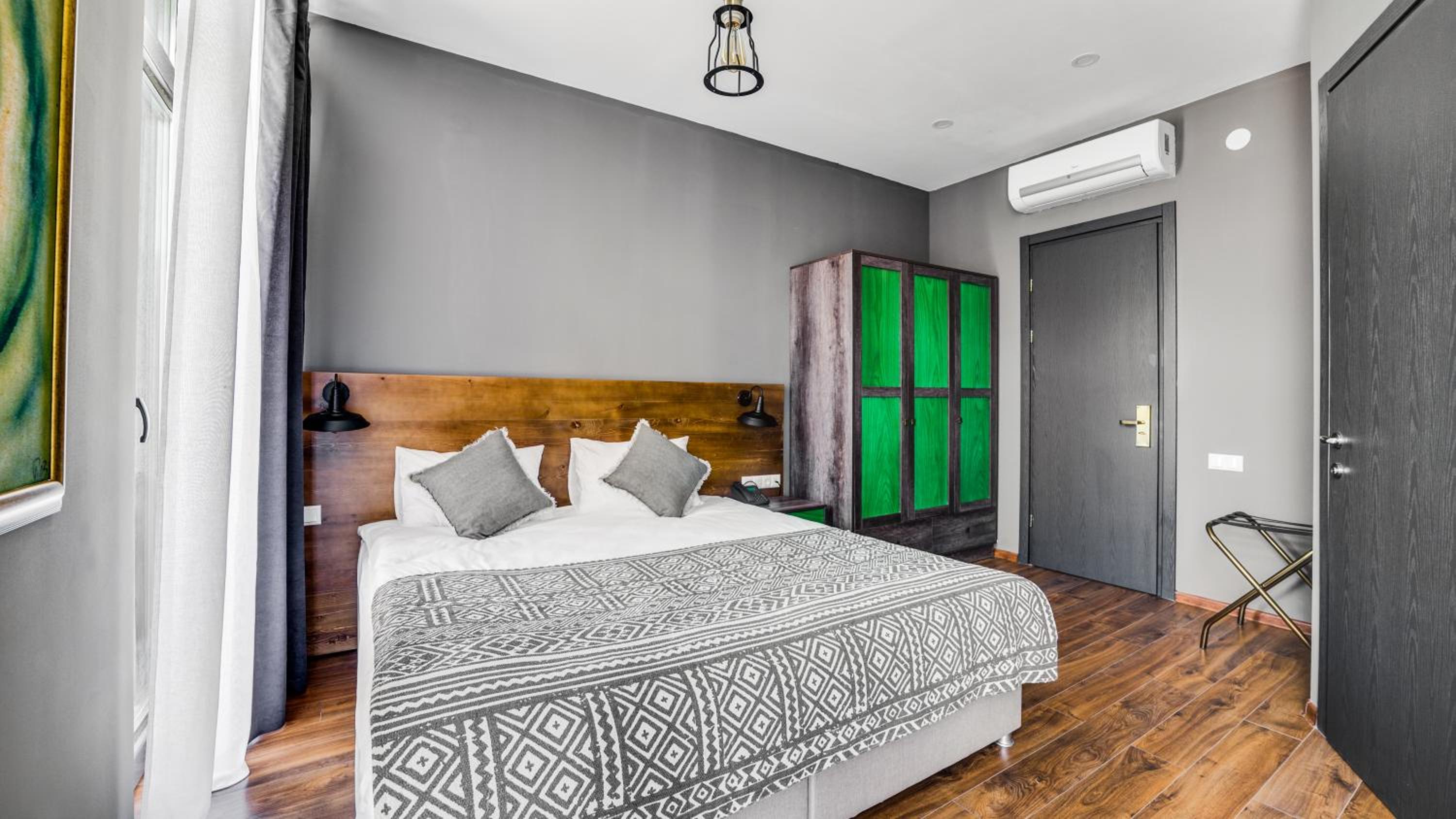 Deluxe Double Room with Balcony - Photo 3