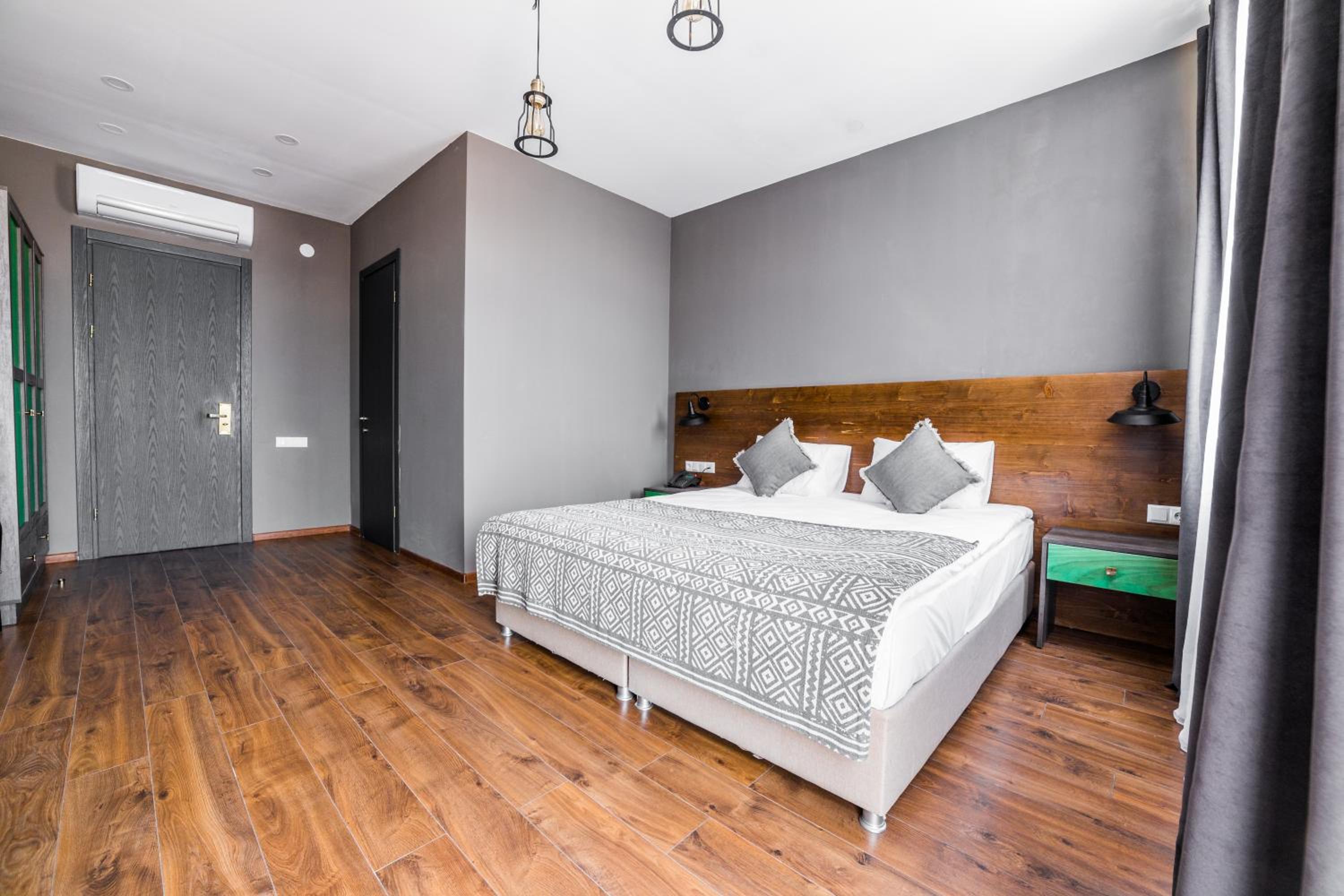 Double Room - Photo 5