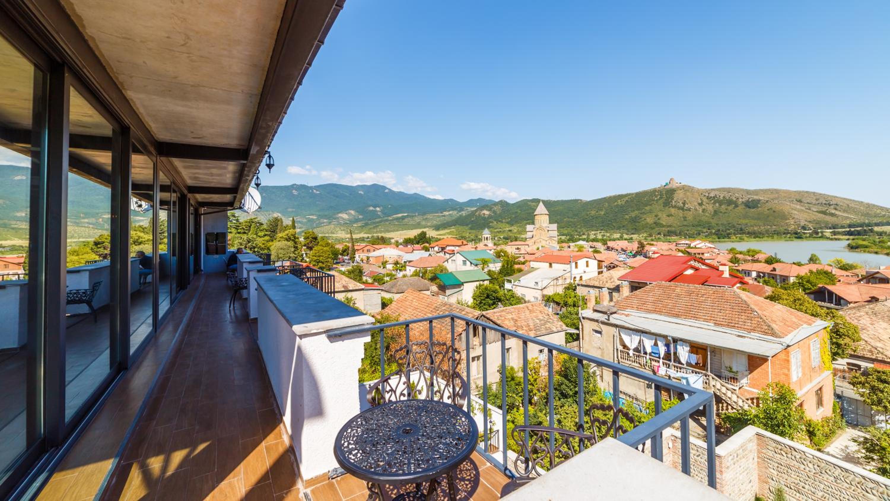 Deluxe Double Room with Balcony - Photo 7