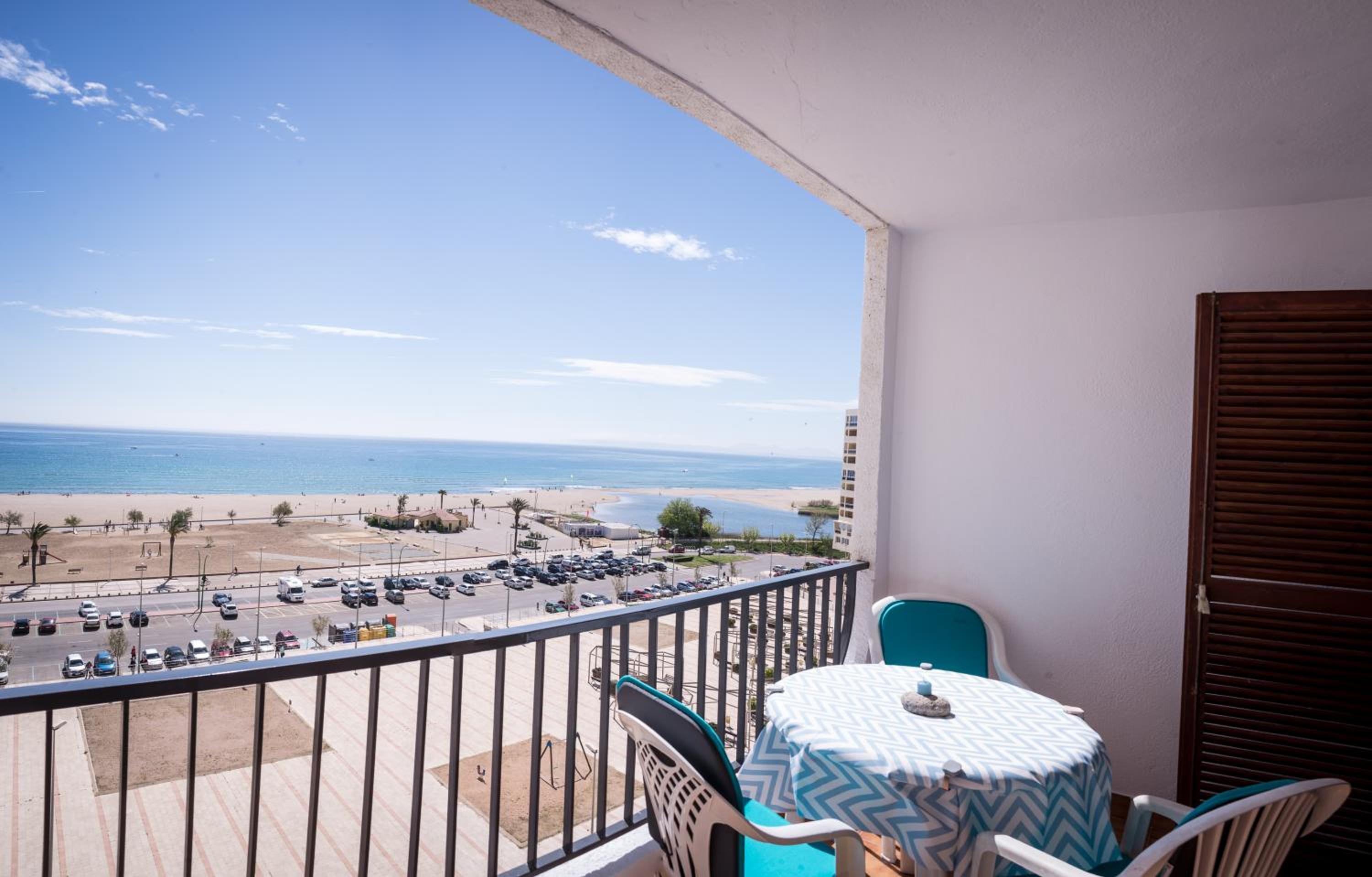 Apartment with Terrace - Photo 11