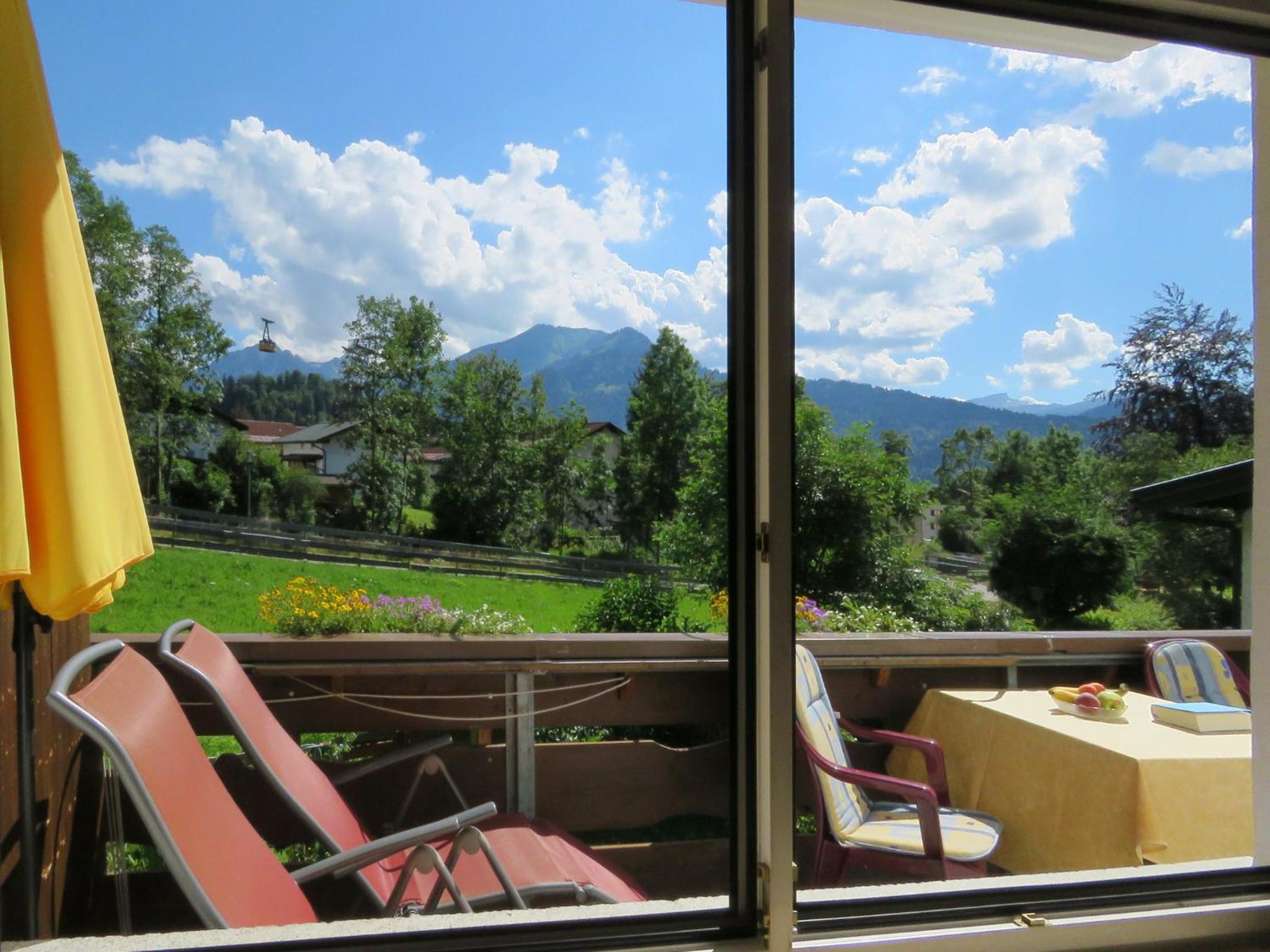 Apartment with Mountain View photo 2